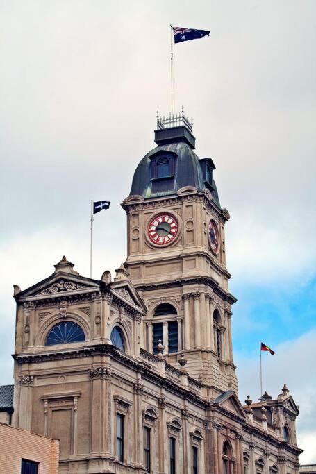 Luxury Home Away From Home in Heart Bendigo's CBD