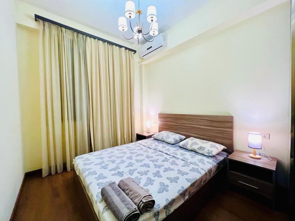 Deluxe Modern 1 bedroom Apartment + Balcony, By Republic Square, Middle of City Center