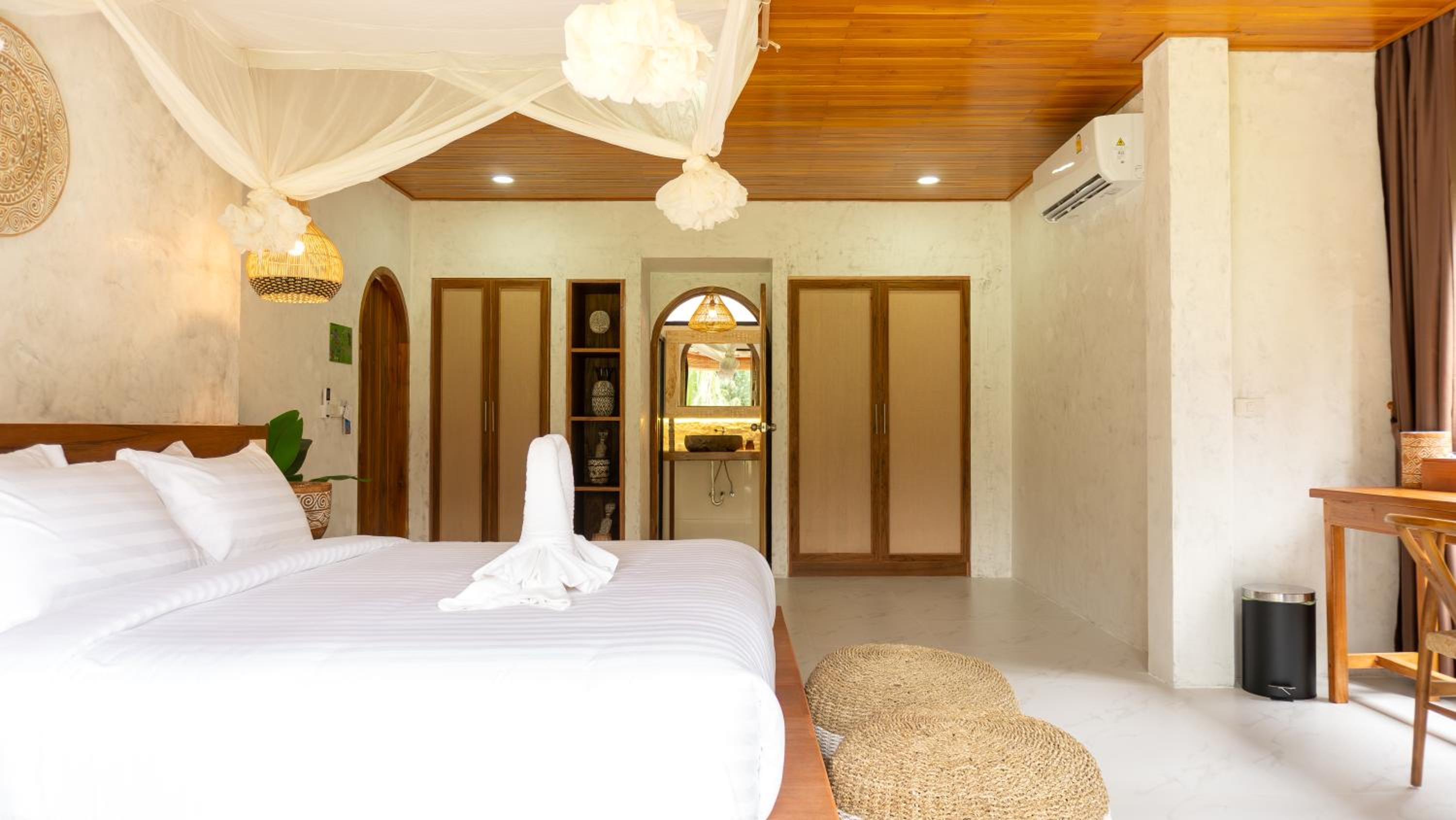 Long Beach Chalet - SHA Extra Plus