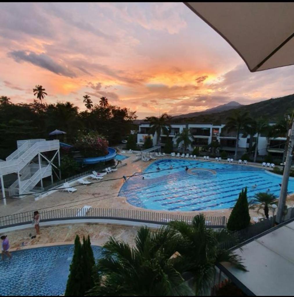 Apartamento vista piscina principal