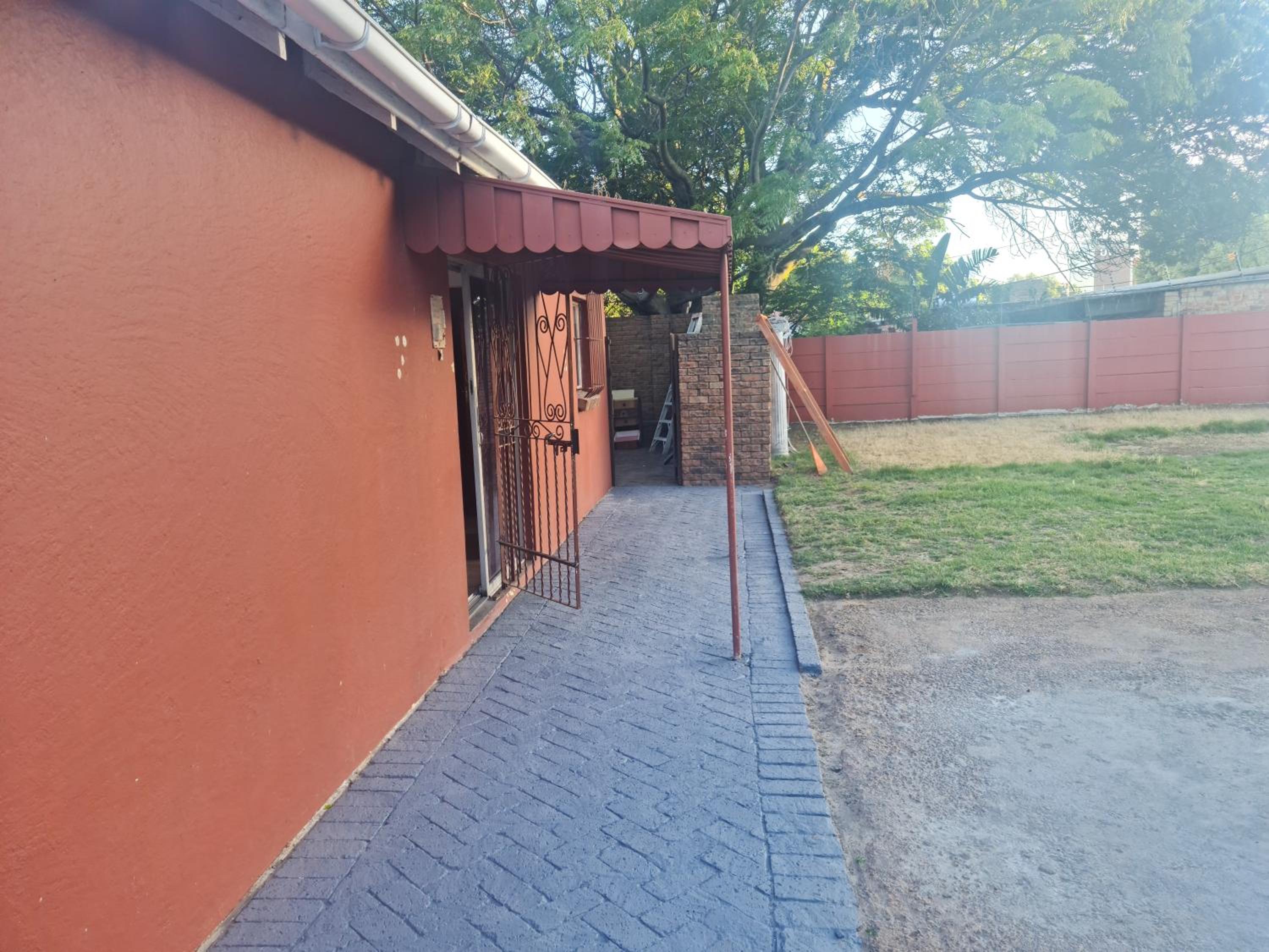 HASATE GUEST HOUSE 13 LOUWVILLE STREET BELLIVILLE Cape Town south Africa view 2