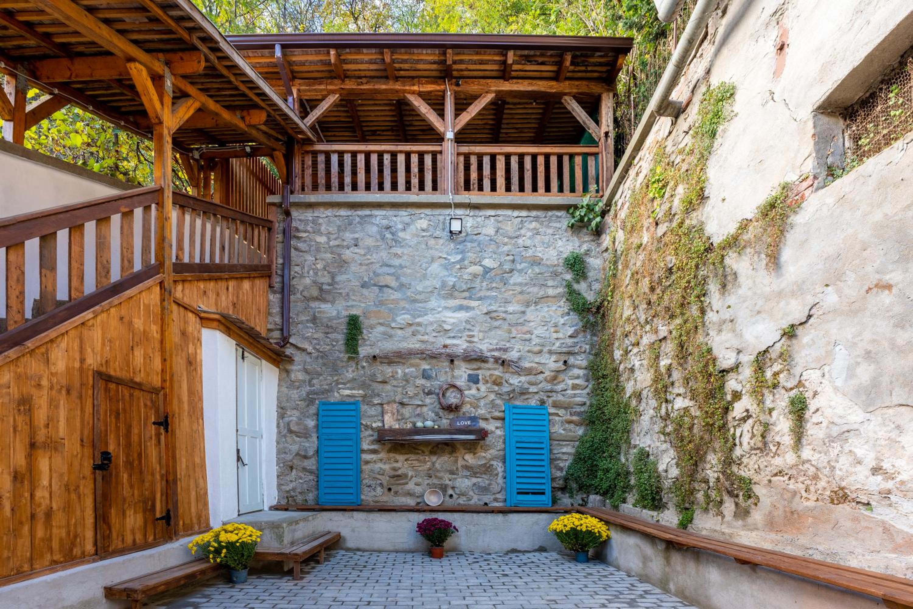 Casa Maya Transilvania view 2