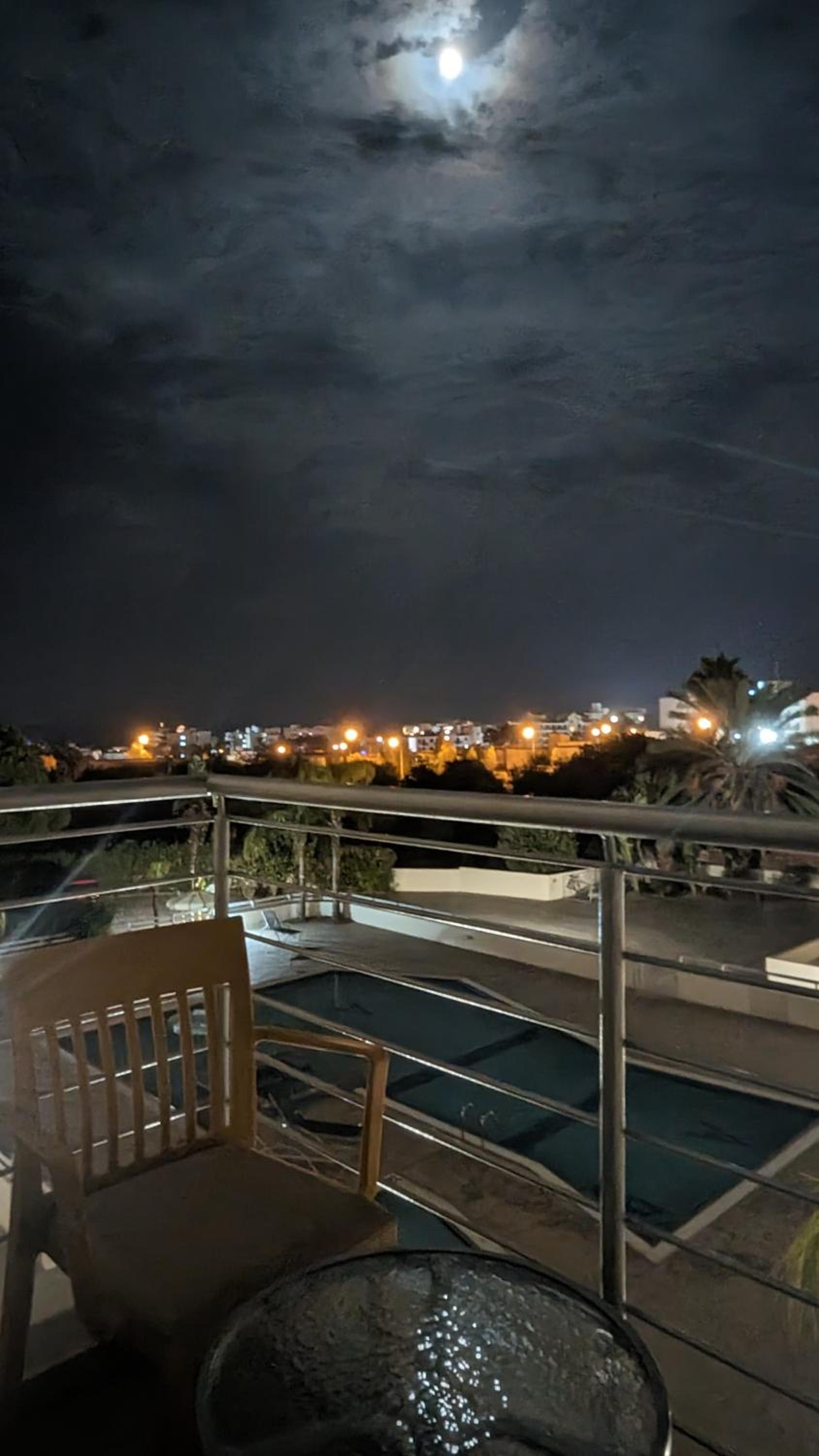 Luxury 2-Bedroom Apt. with Seaview