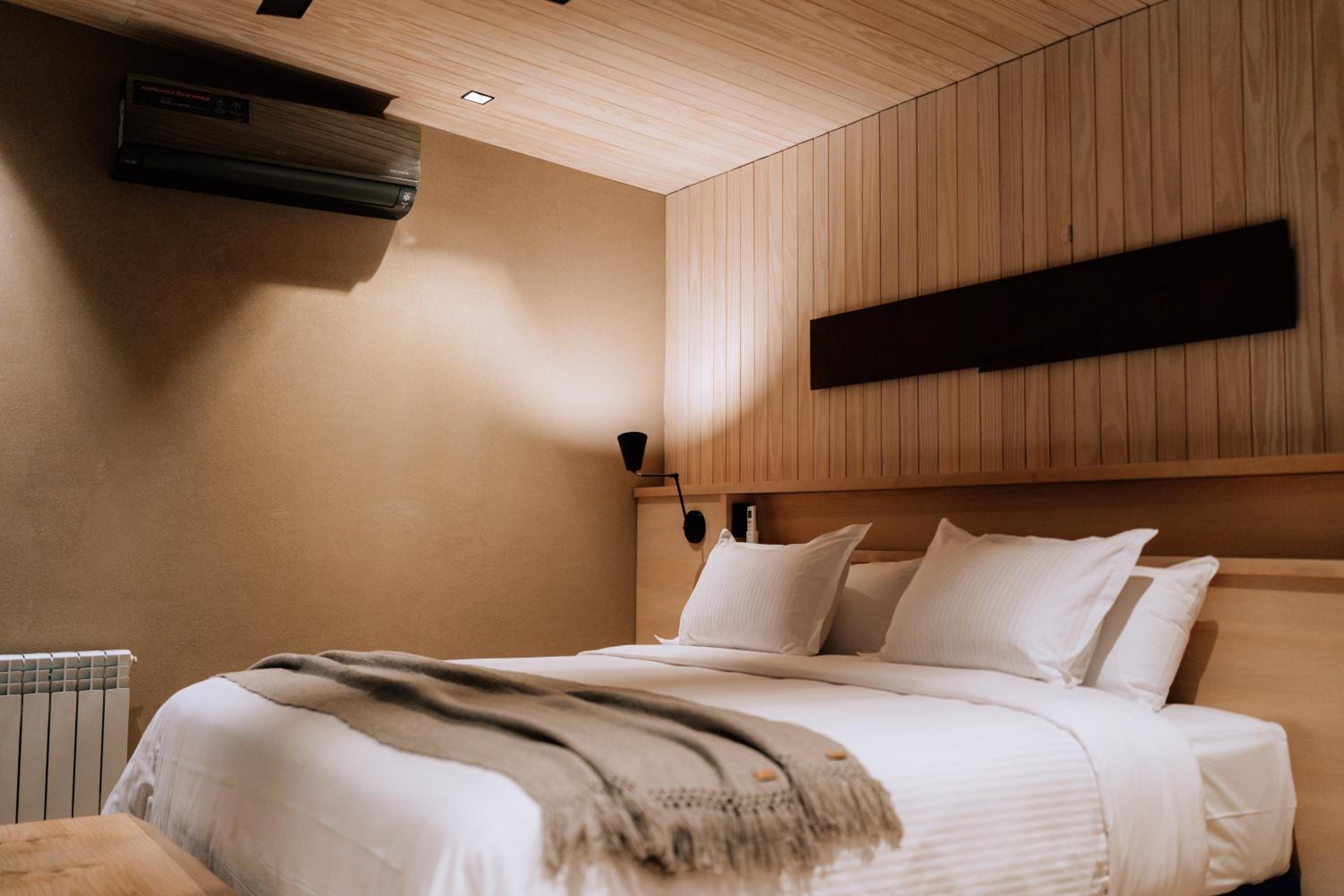 Andeluna Winery Lodge