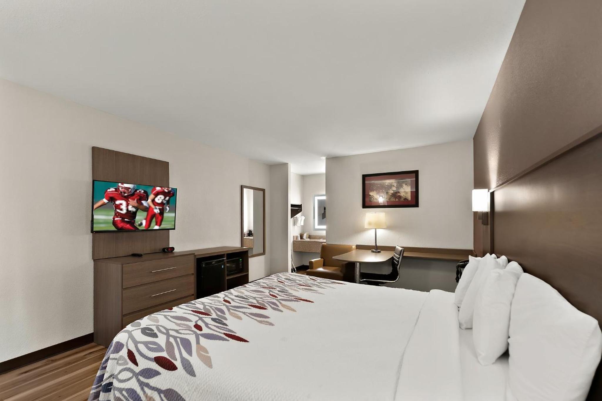Winchester Vacations - Red Roof Inn Winchester, VA - Property Image 13