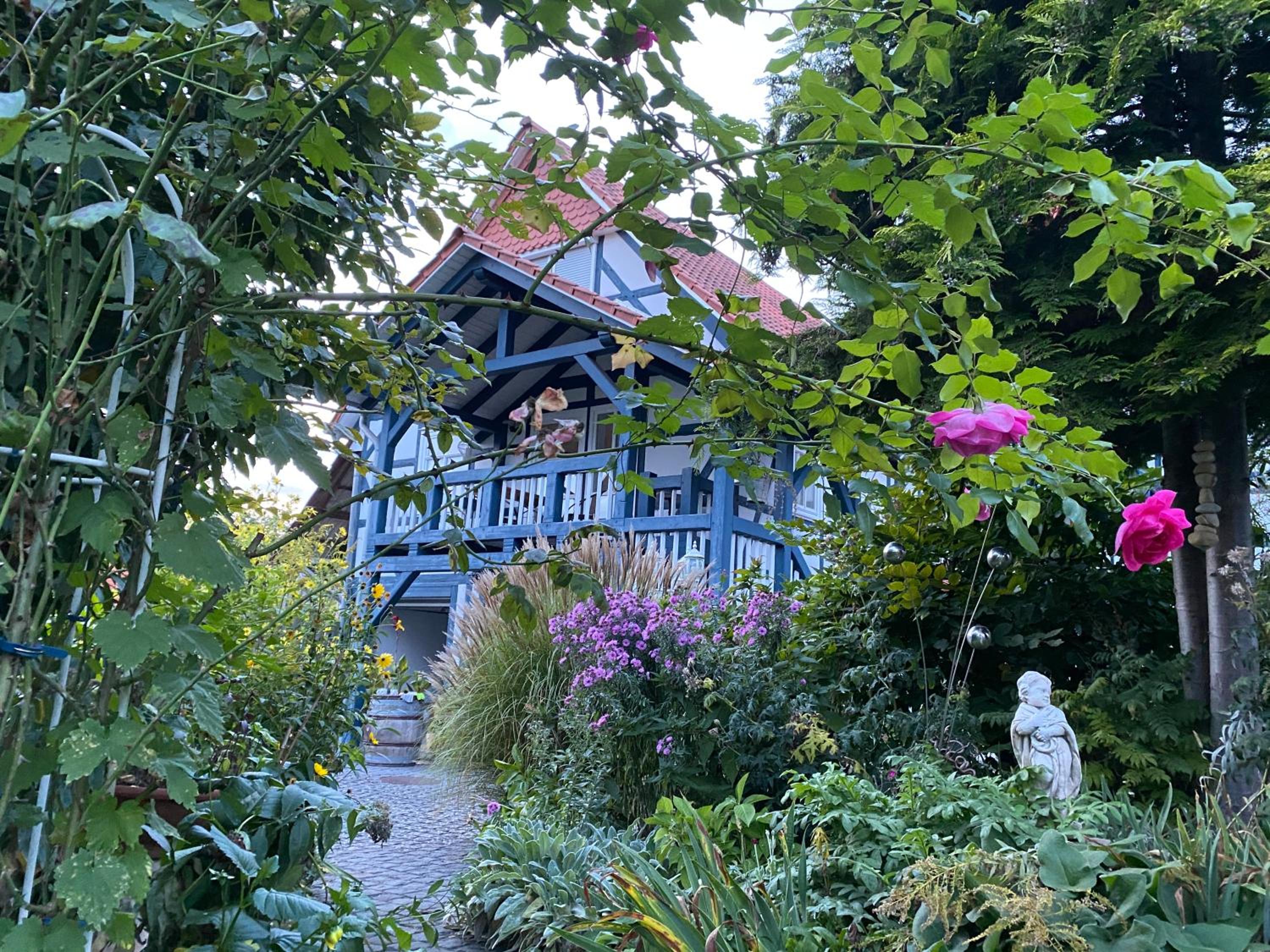 PARADISE GARDEN