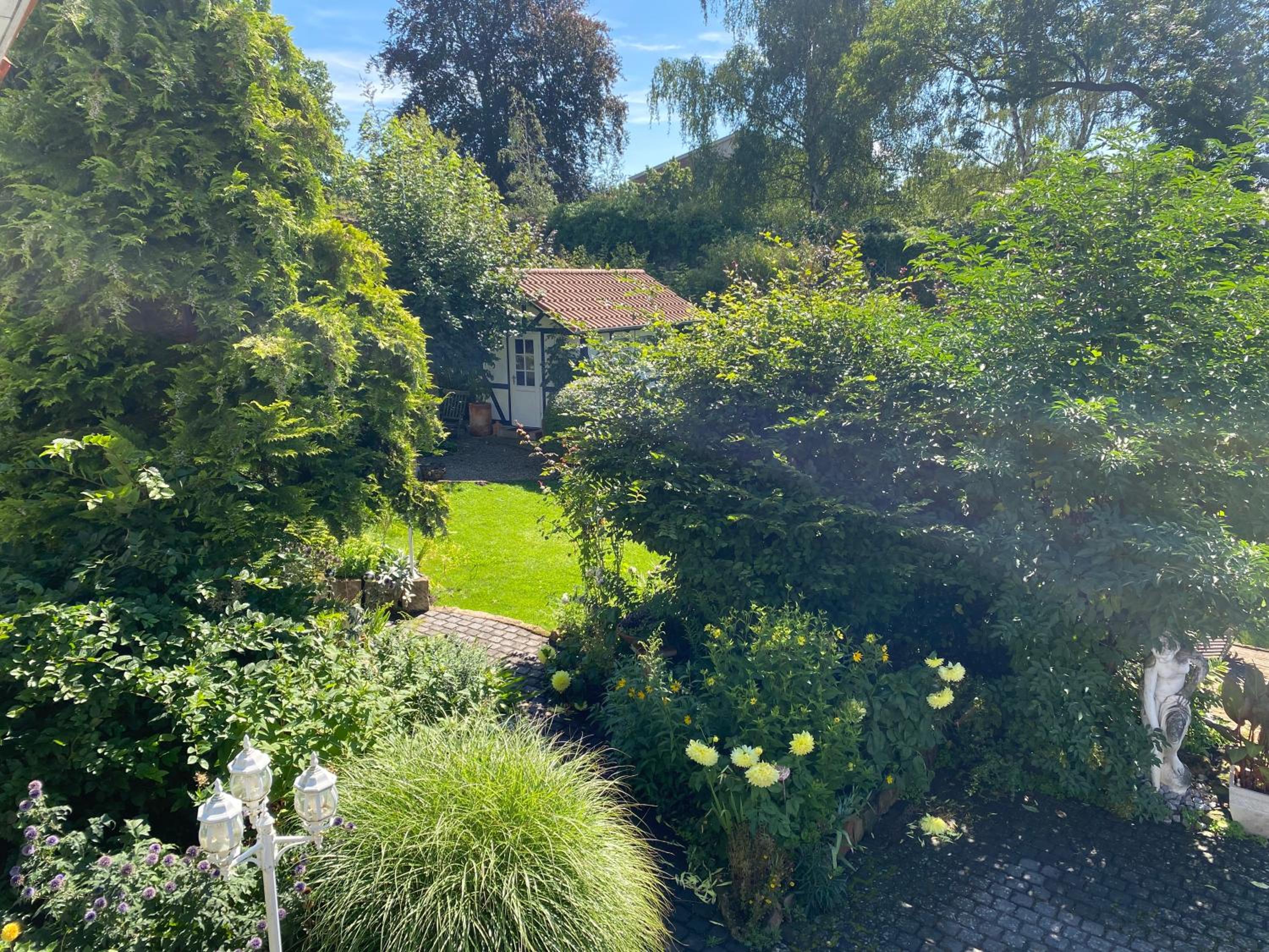 PARADISE GARDEN
