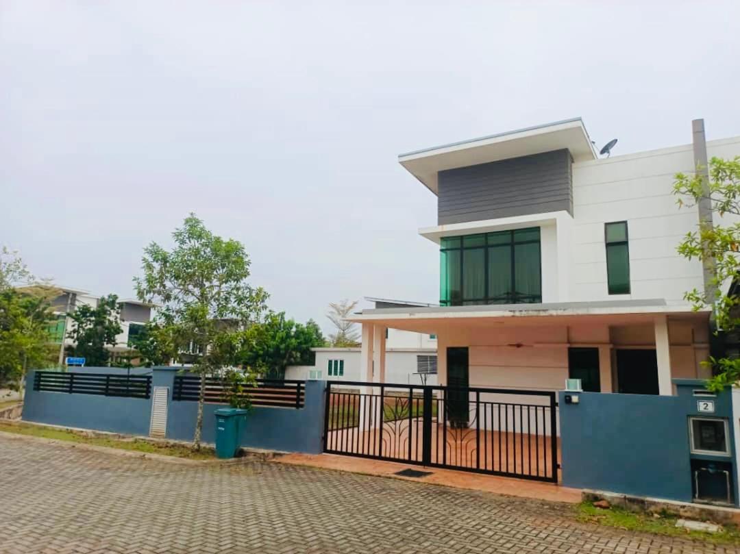 Casa Lily Residence Kotasas photo 2