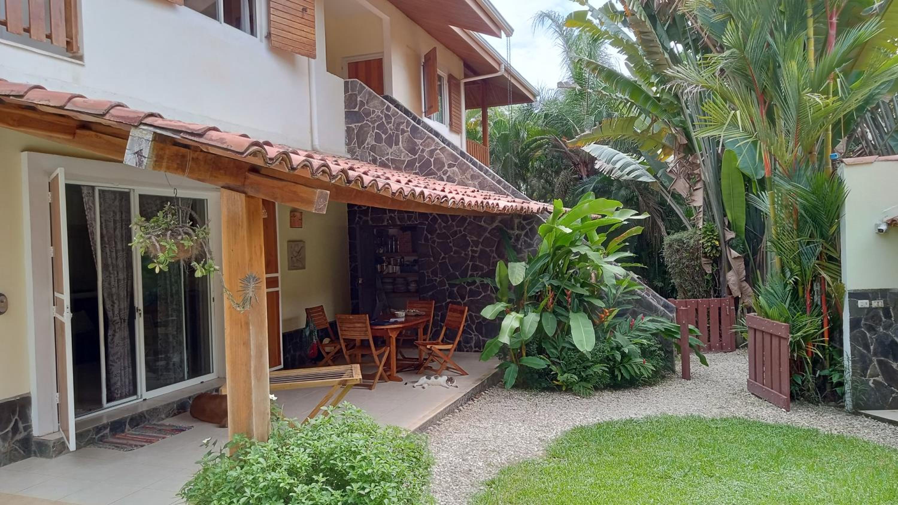 Costa Riki Apartments