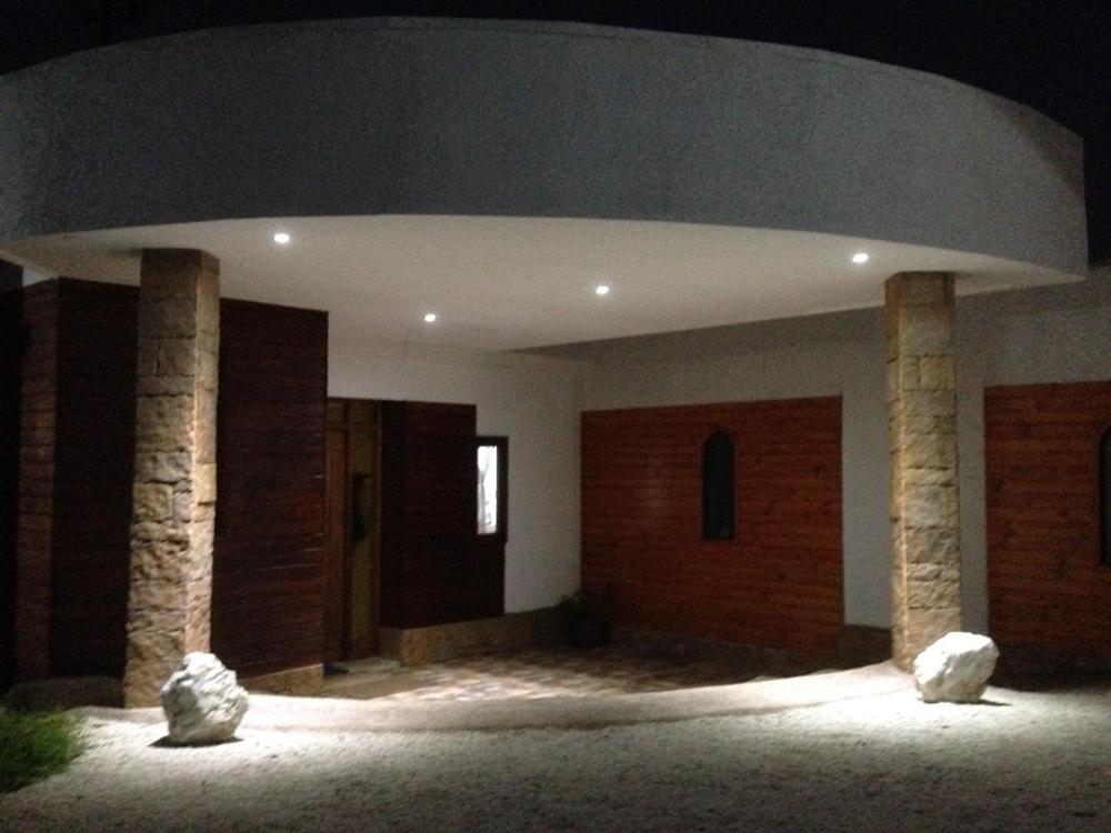 HERMOSA Y MODERNA CASA VACACIONAL