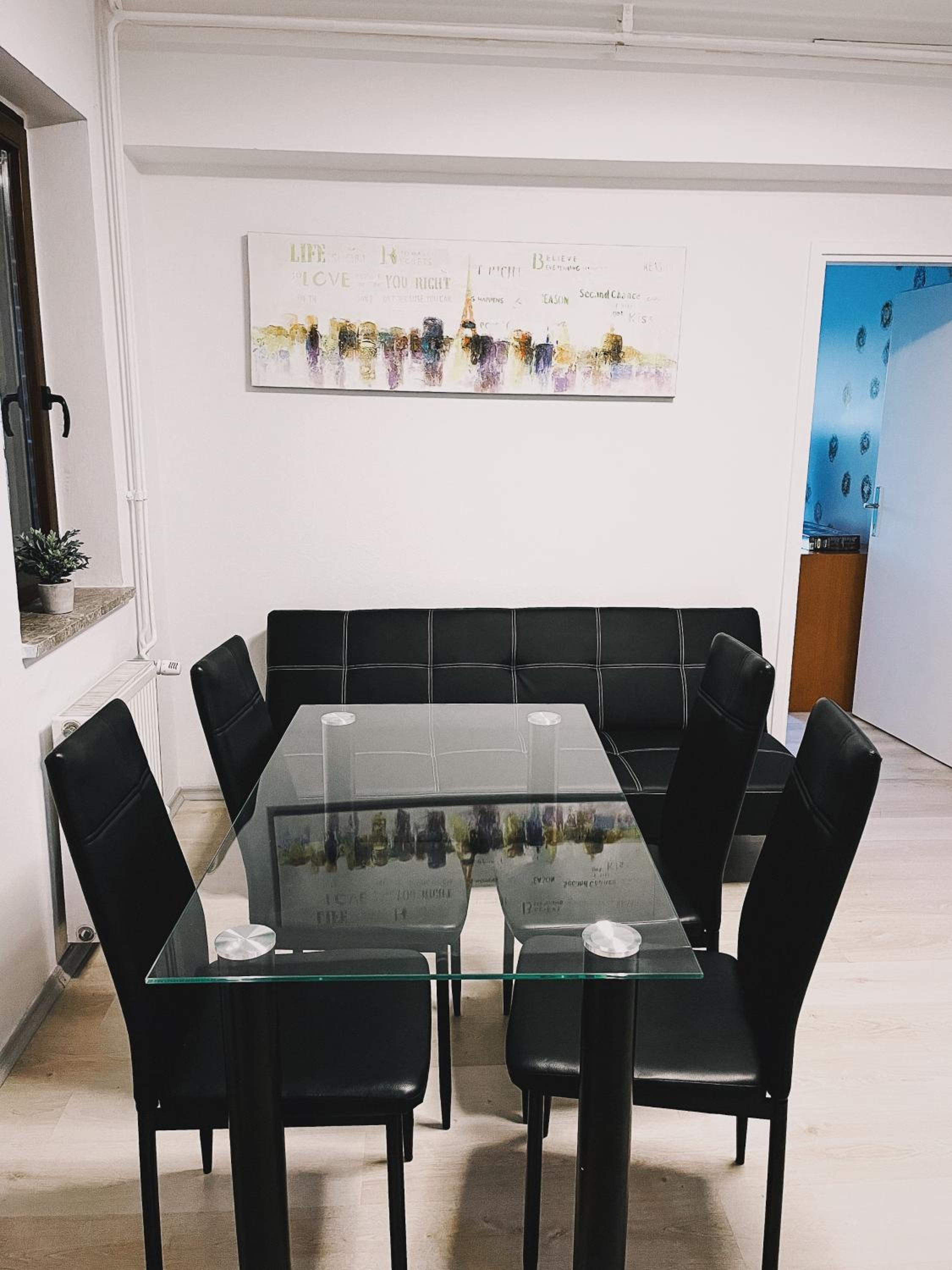 Pinny Apartment