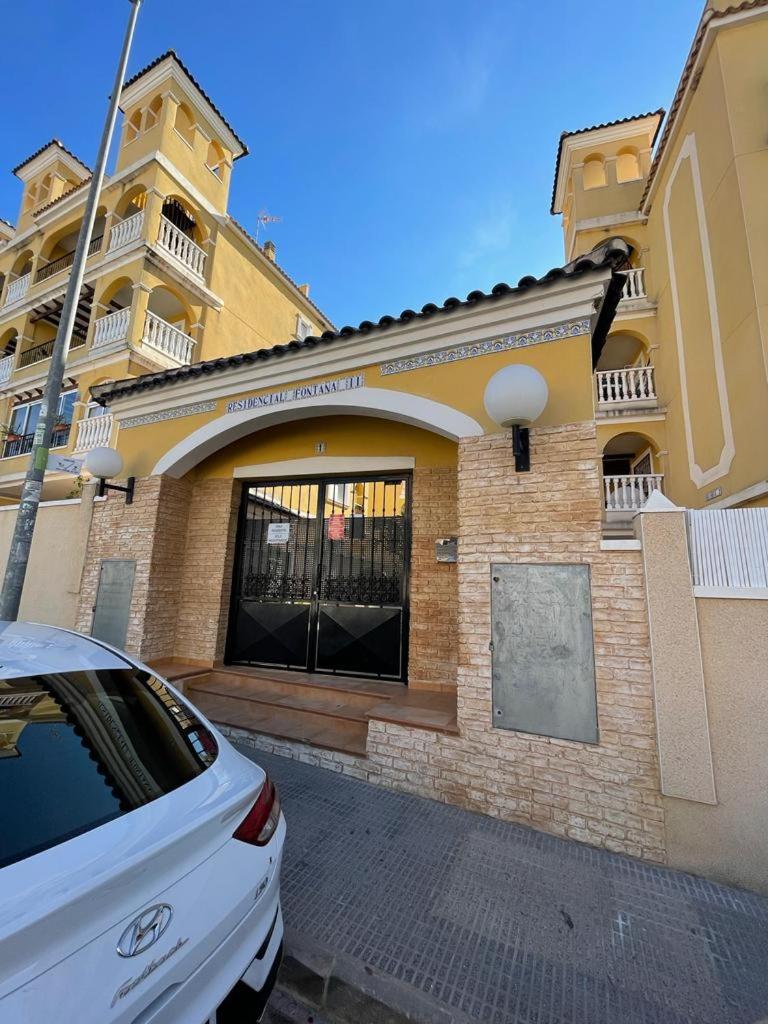 Casa Amarela Guesthouse, Algorfa