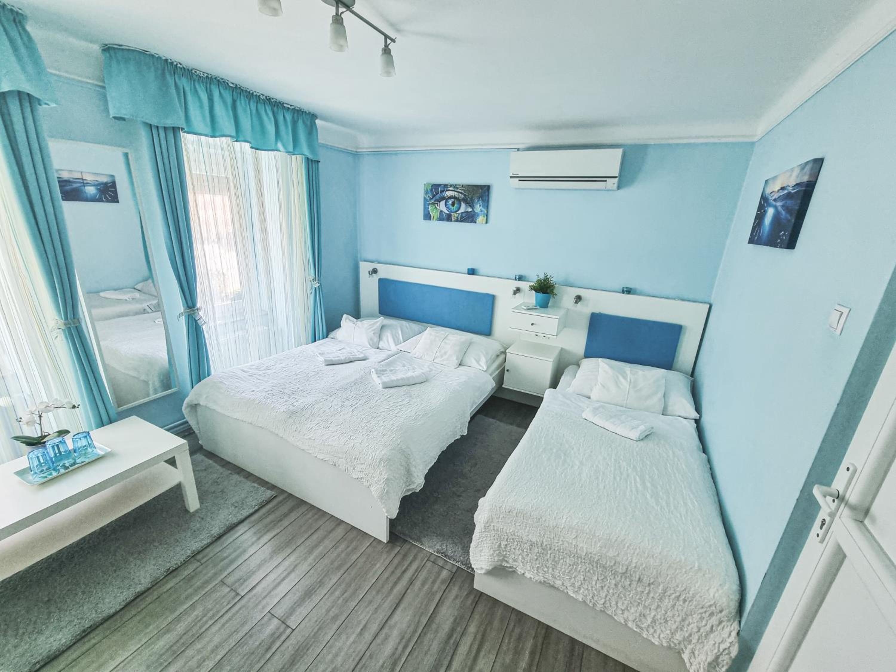 Hotel Szivárvány Panzió - Image 1