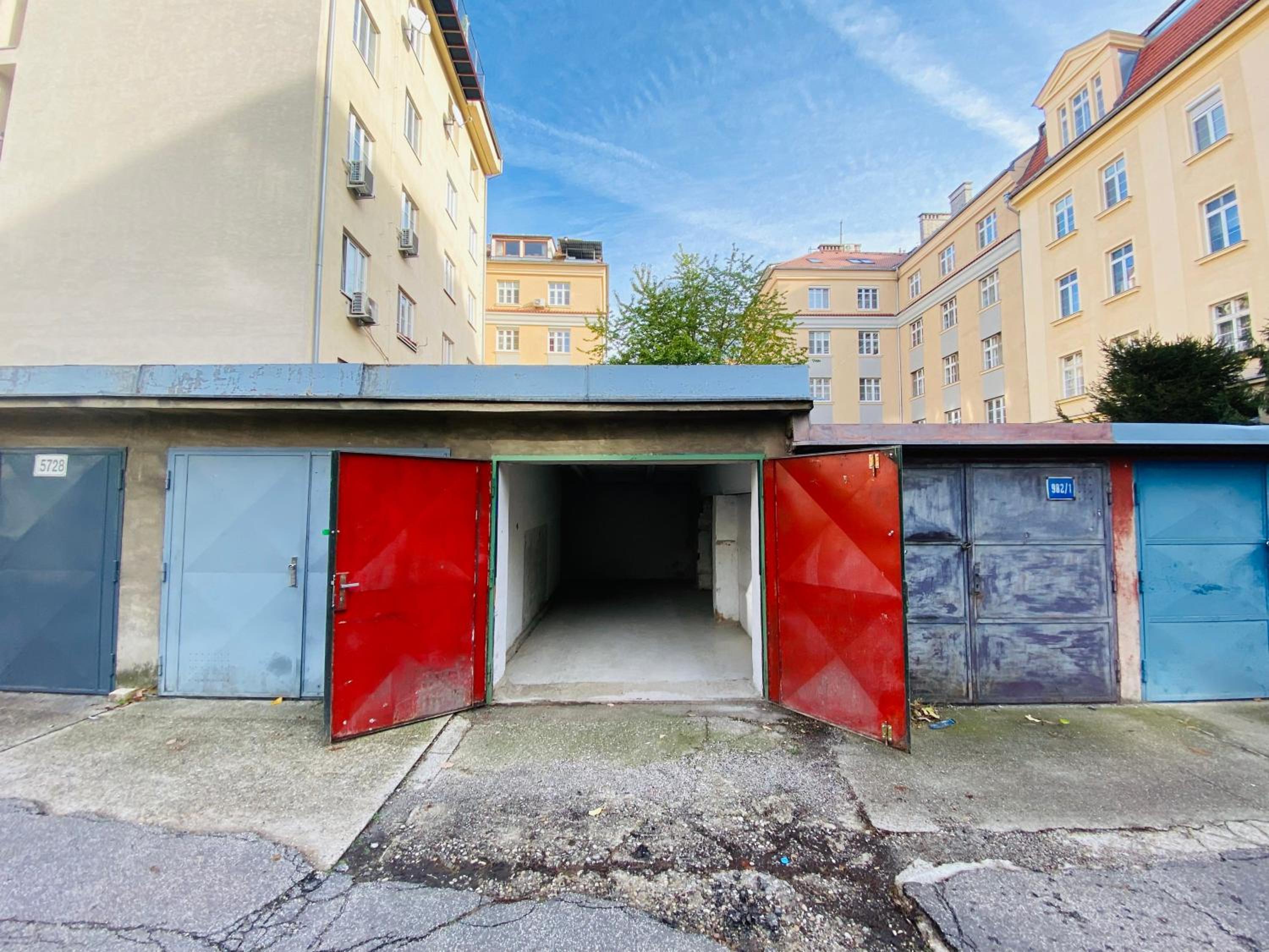 LAM Modern Art Apartment - AC - Free parking view 2