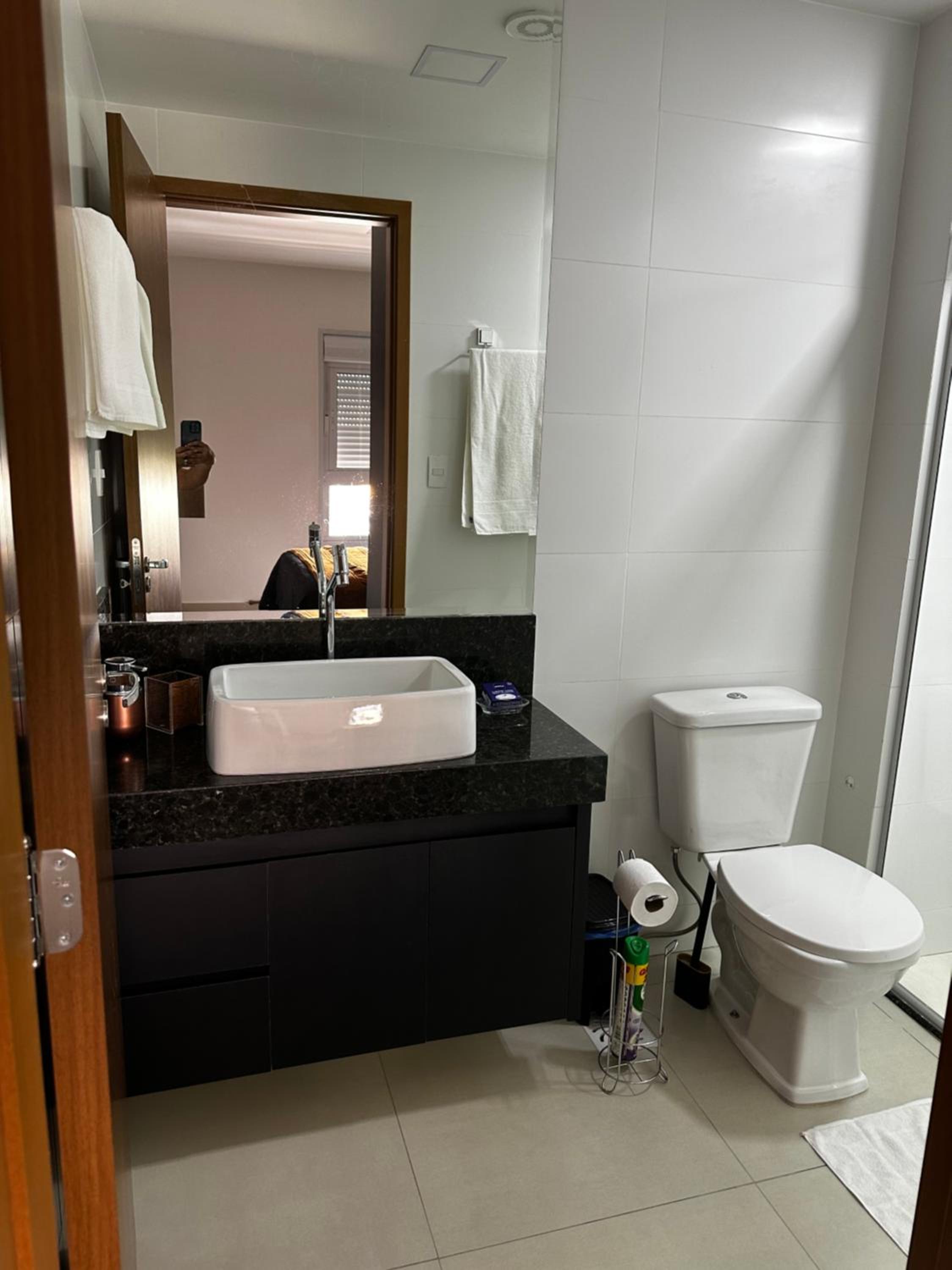 Apartamento mobiliado a 500m do Goiânia Shopping