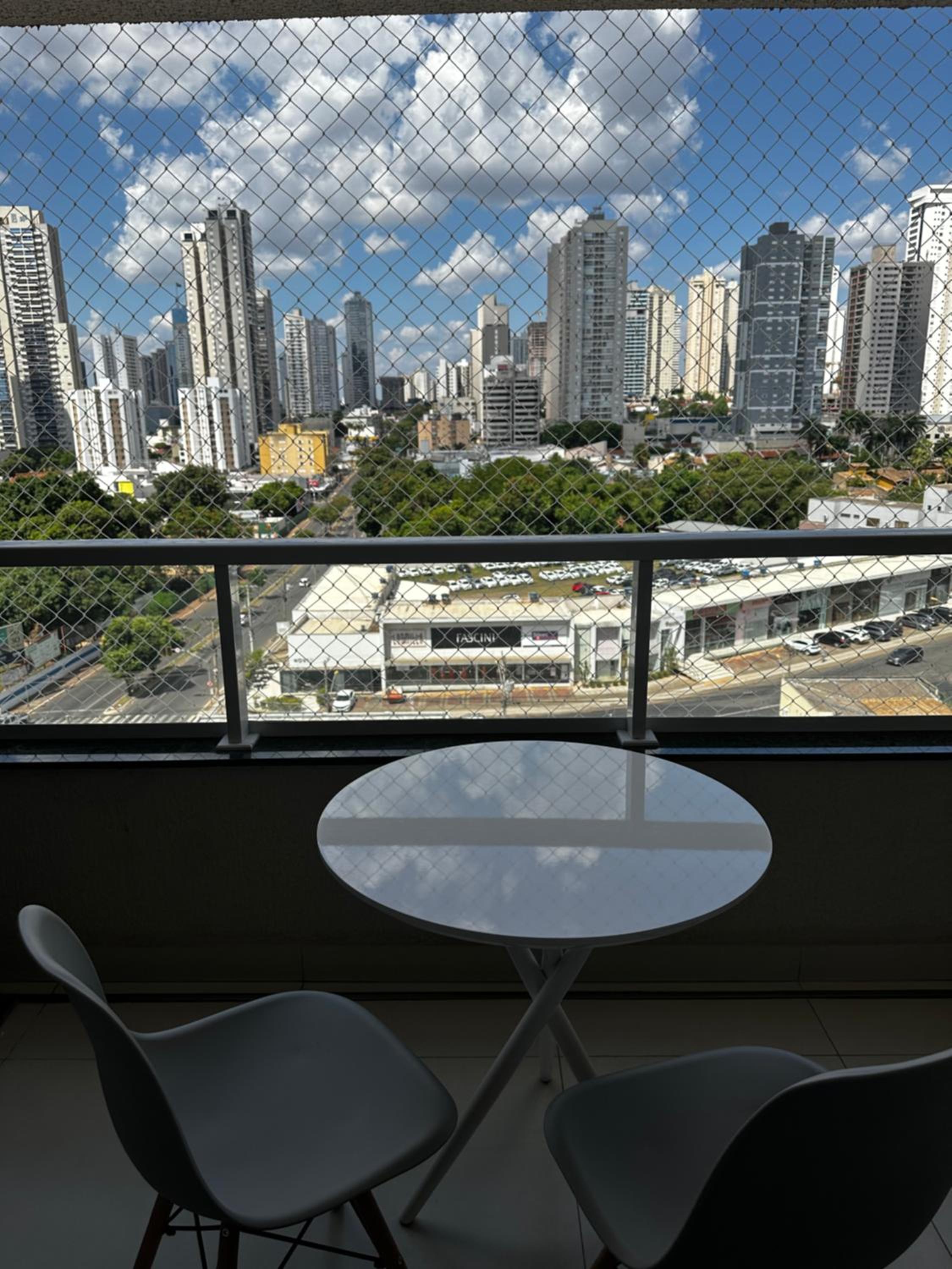 Apartamento mobiliado a 500m do Goiânia Shopping
