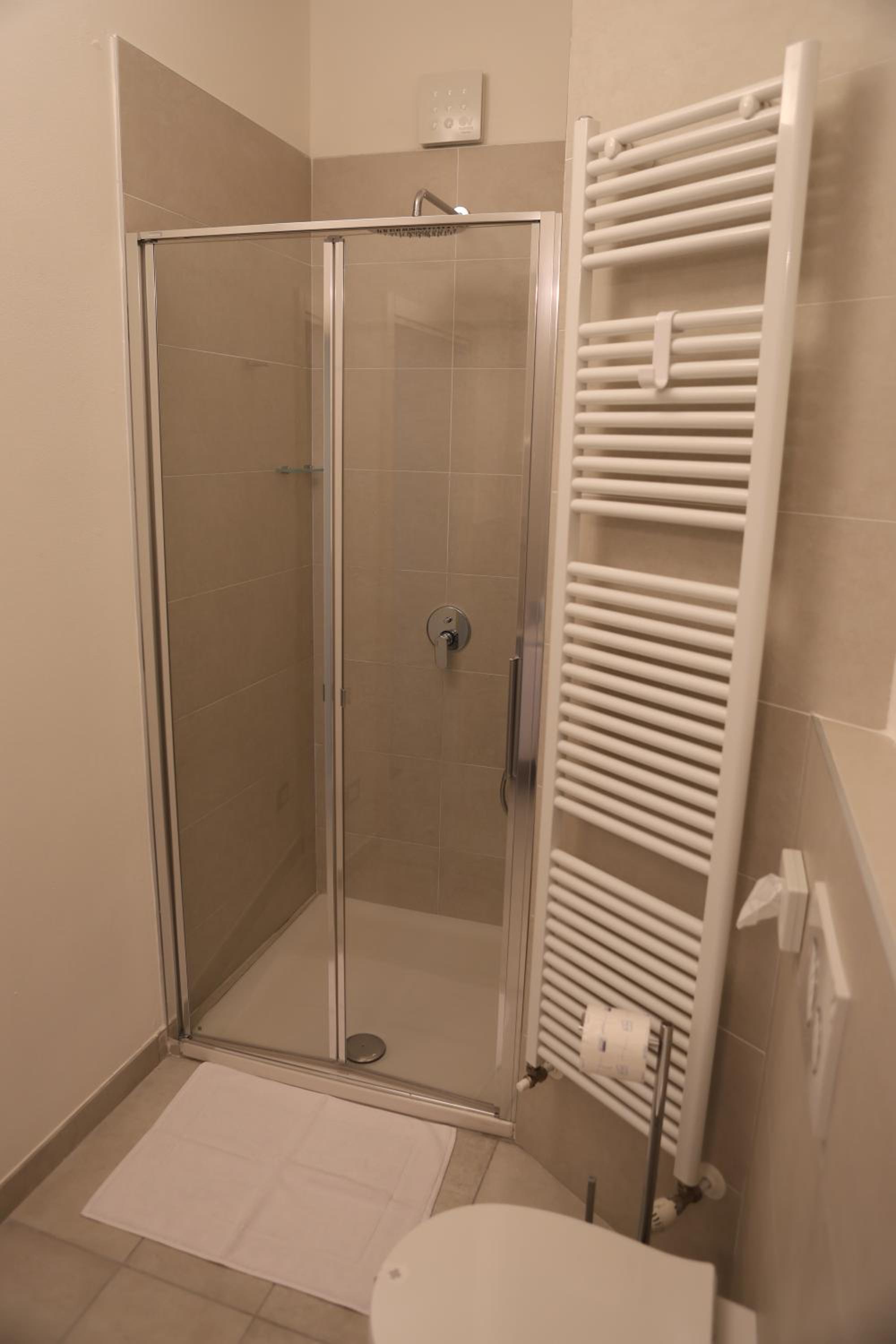 DOMUS AQUENIGRE
