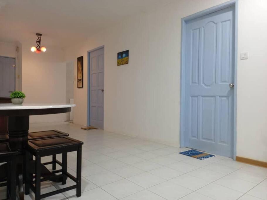 Homely Comforts: 2B Flat in Kuching