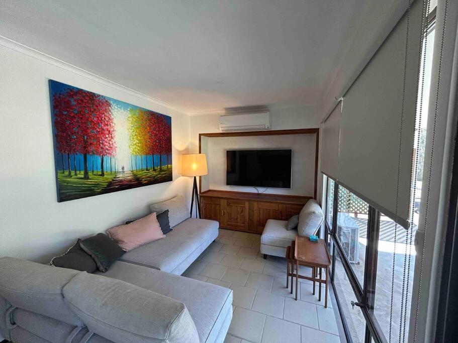 Milk Wharf Cottage - Wallis Lake