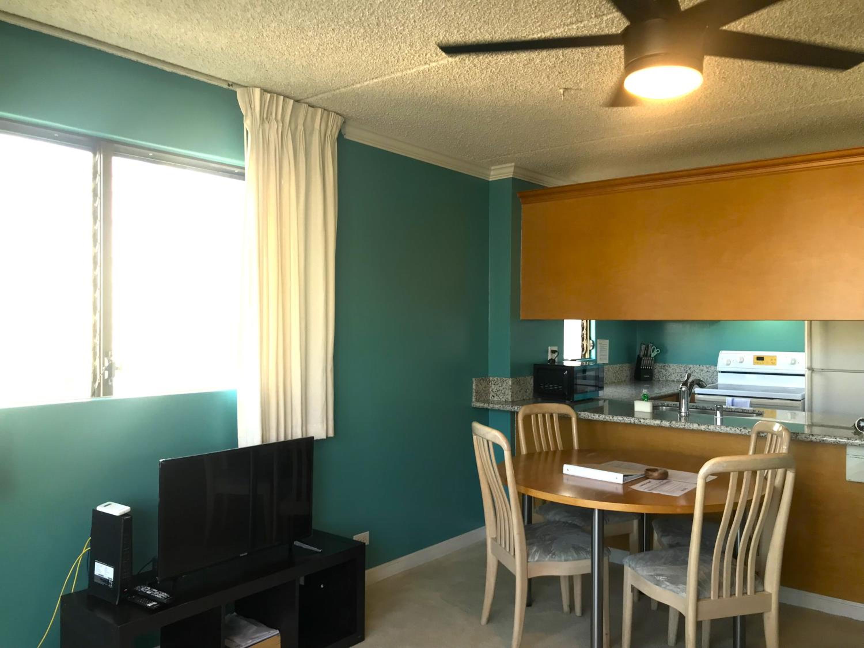 Royal Kuhio 1812 - 1BR with partial ocean view in the Heart of Waikiki with Free Parking! view 3