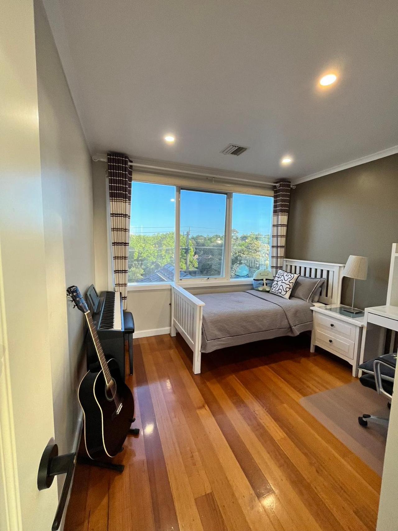 Melbourne Balwyn north three bedroom house