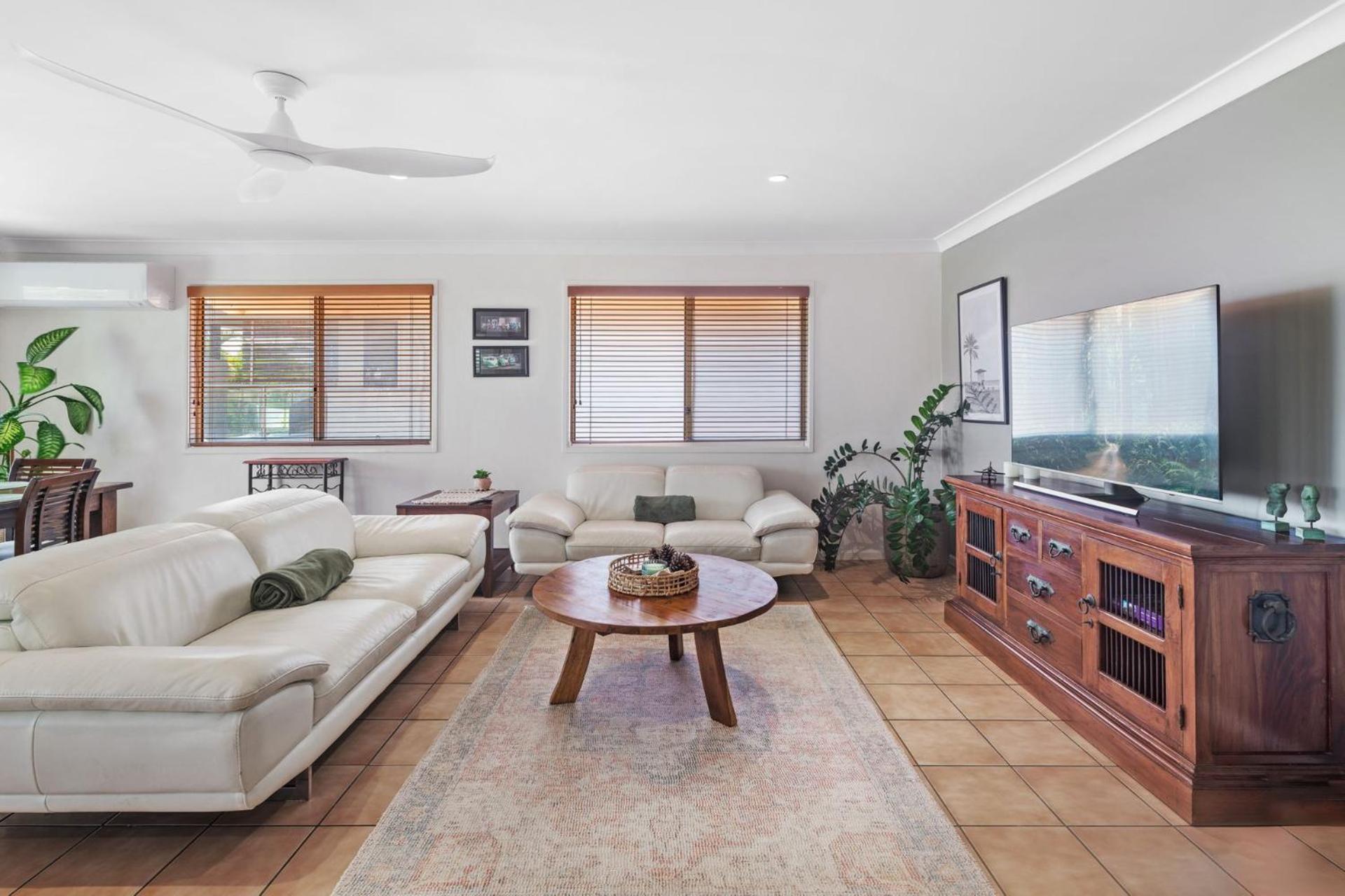 Alex Home with easy pathway to the Beach