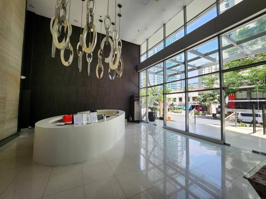 BGC Avant at The Fort Cosy and Vibrant 2BR near Burgos Circle view 4
