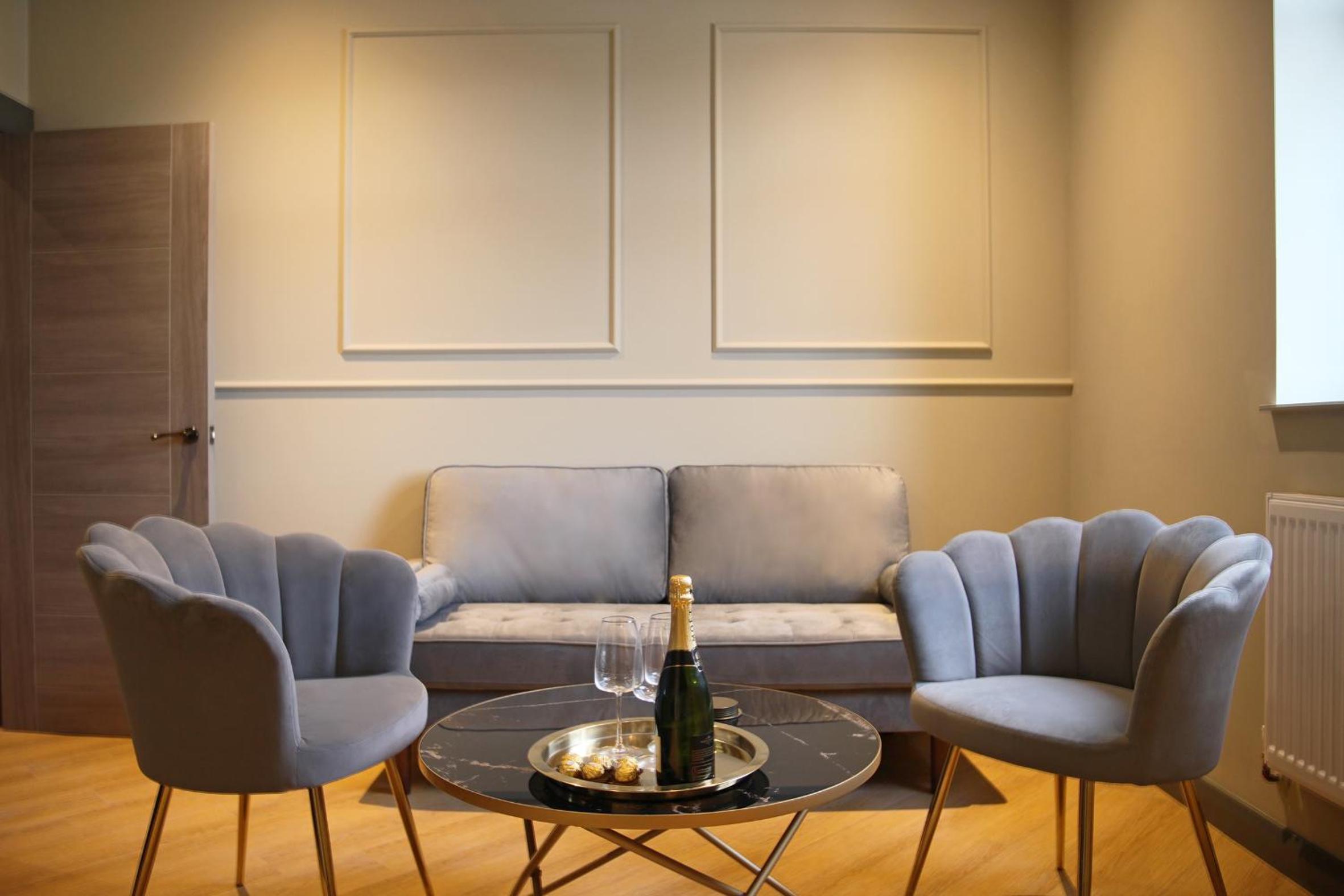 Signature Apartments