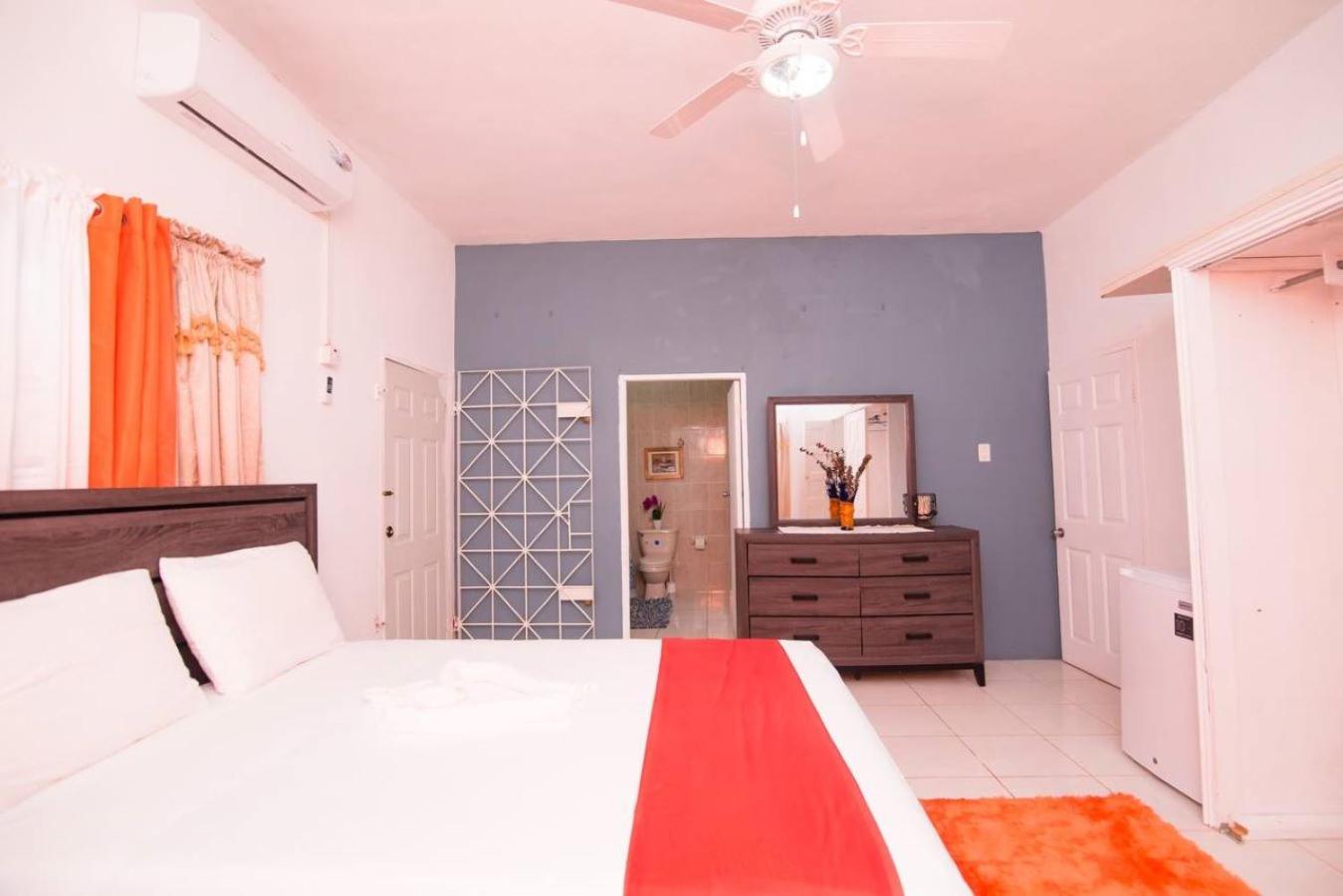 Suzette Guesthouse Accommodations