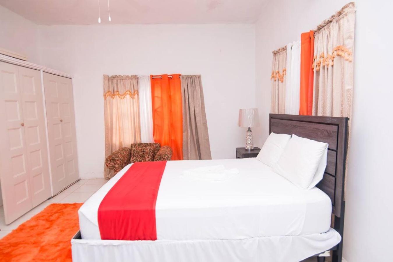 Suzette Guesthouse Accommodations