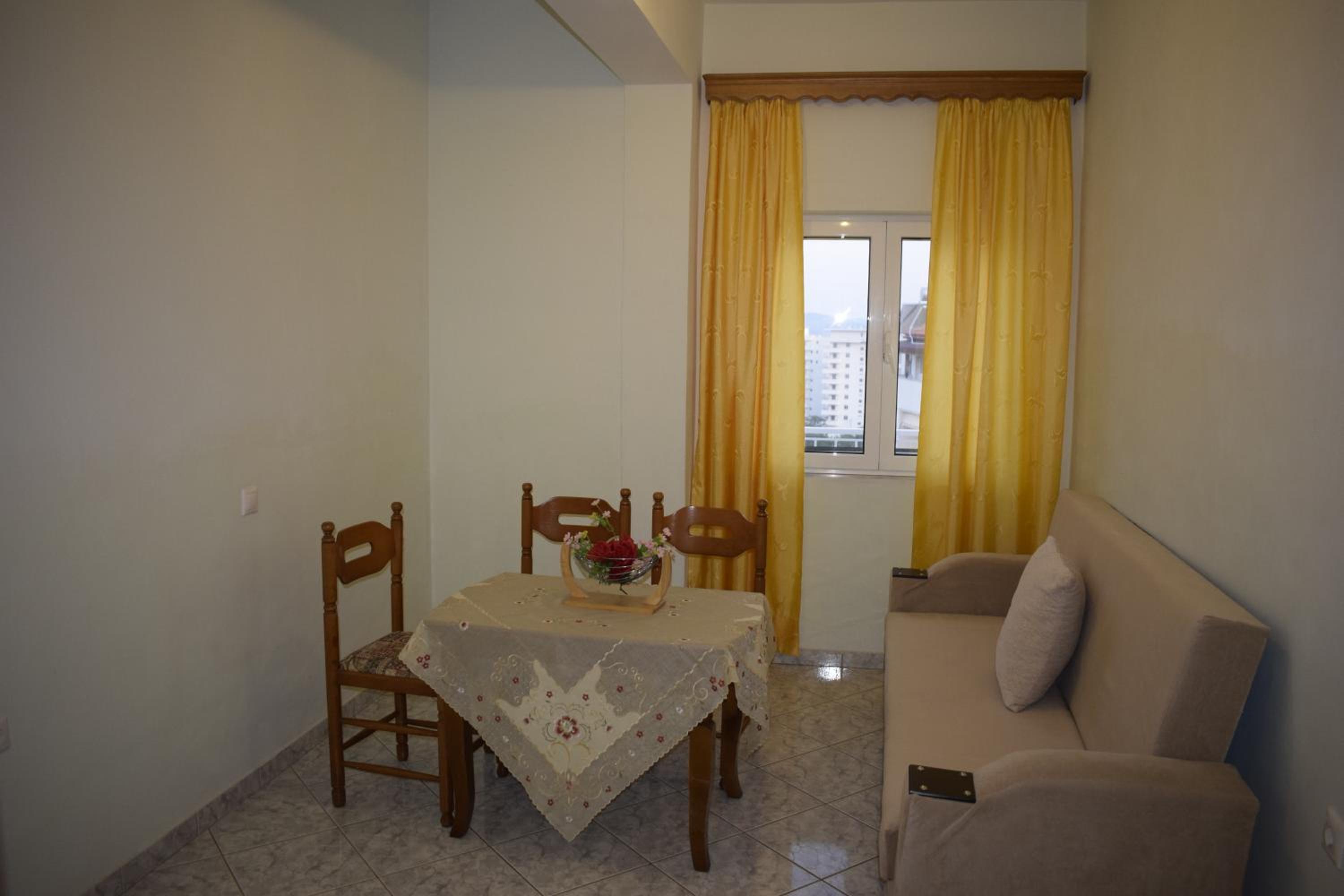 Isabela Apartments