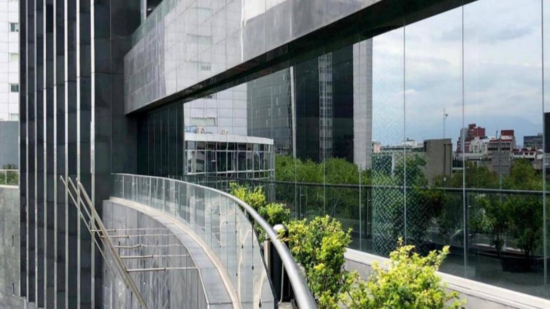 On Paseo de la Reforma, great location, luxurious, pool, gym view 2