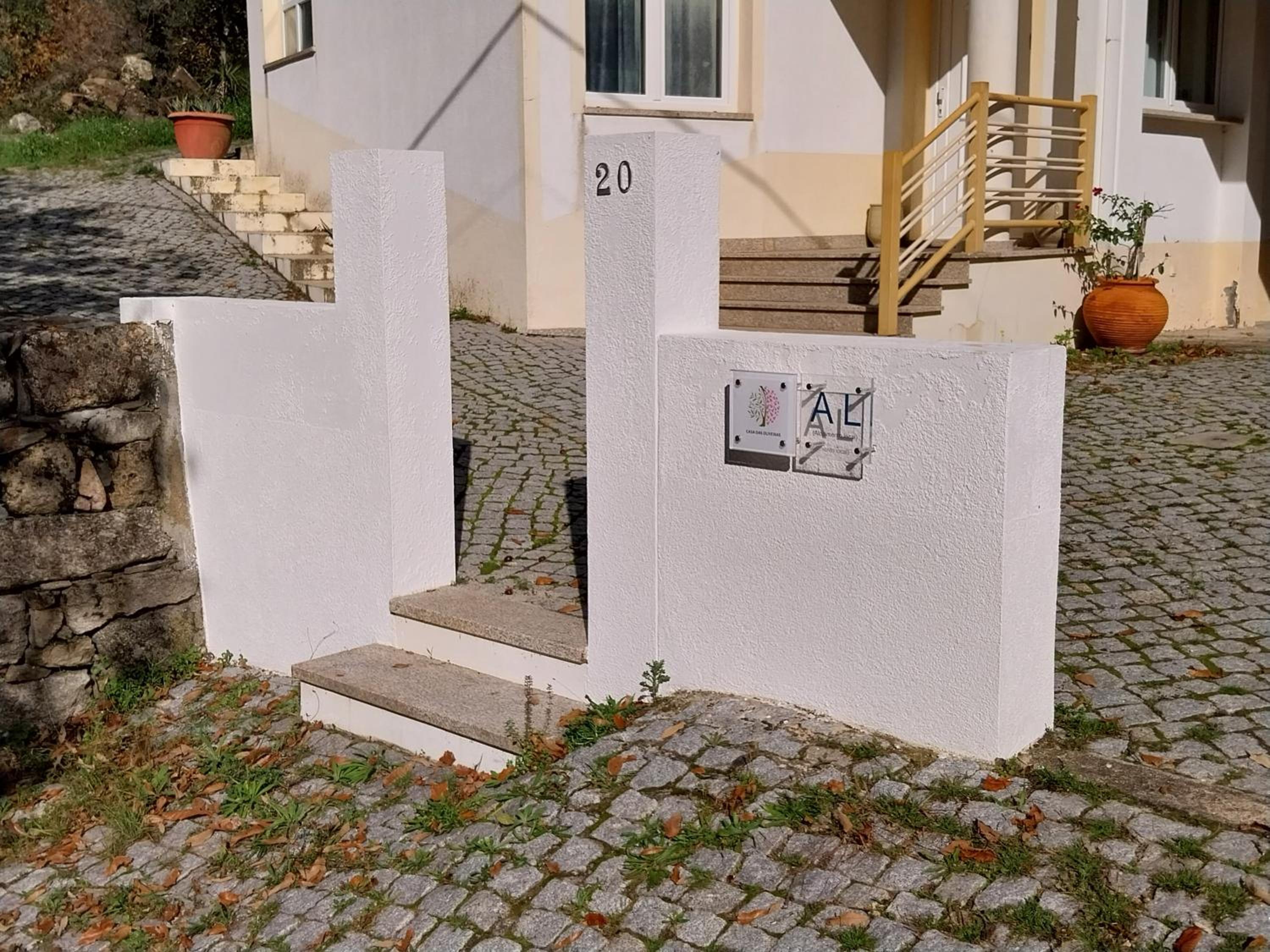 Photo 33