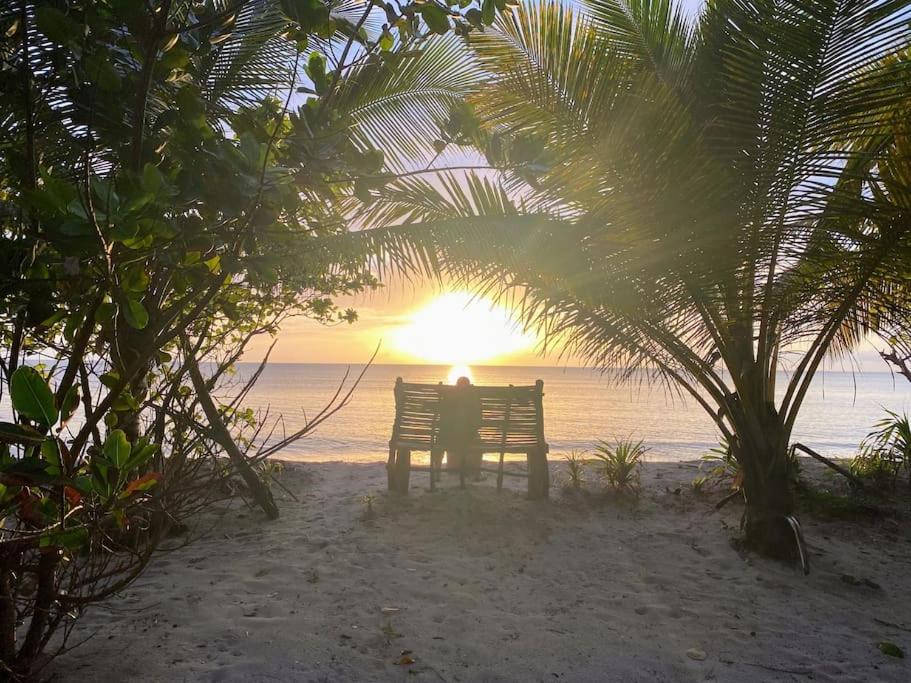 Jumapili Beach Villa