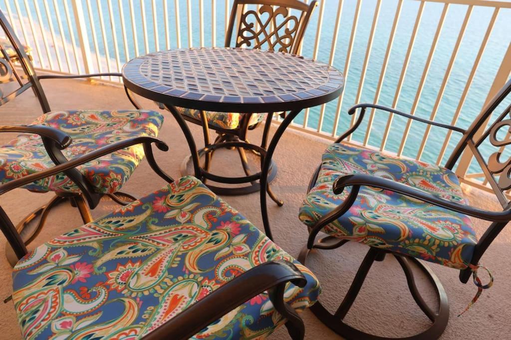 AQUA 1504 Beachfront condo with Free Beach Chairs view 4