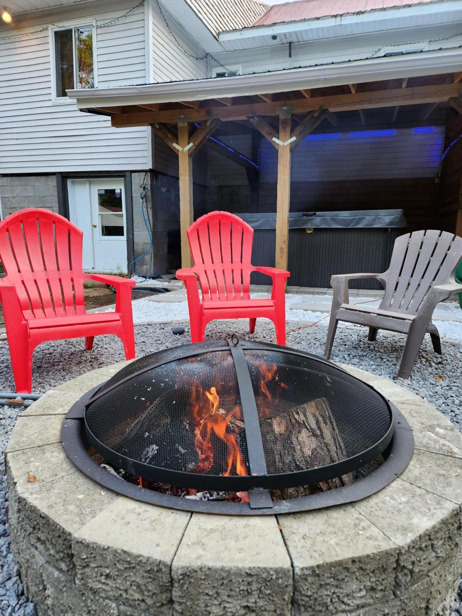 Havre de détente avec foyer et spa