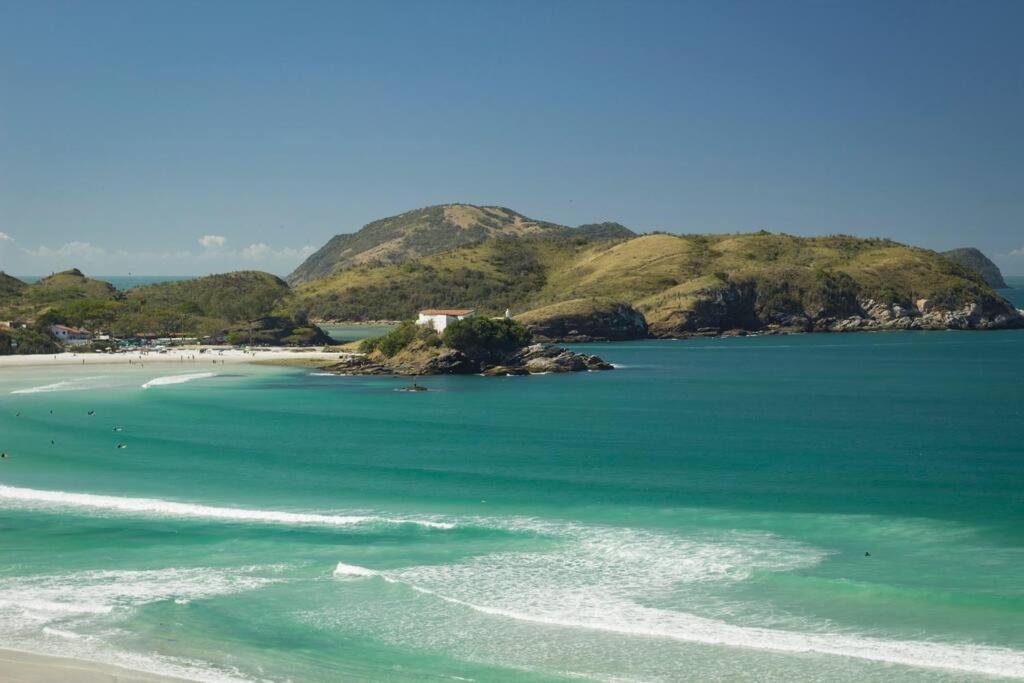 apto na orla da praia do forte