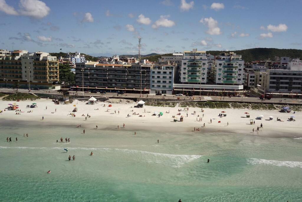 apto na orla da praia do forte