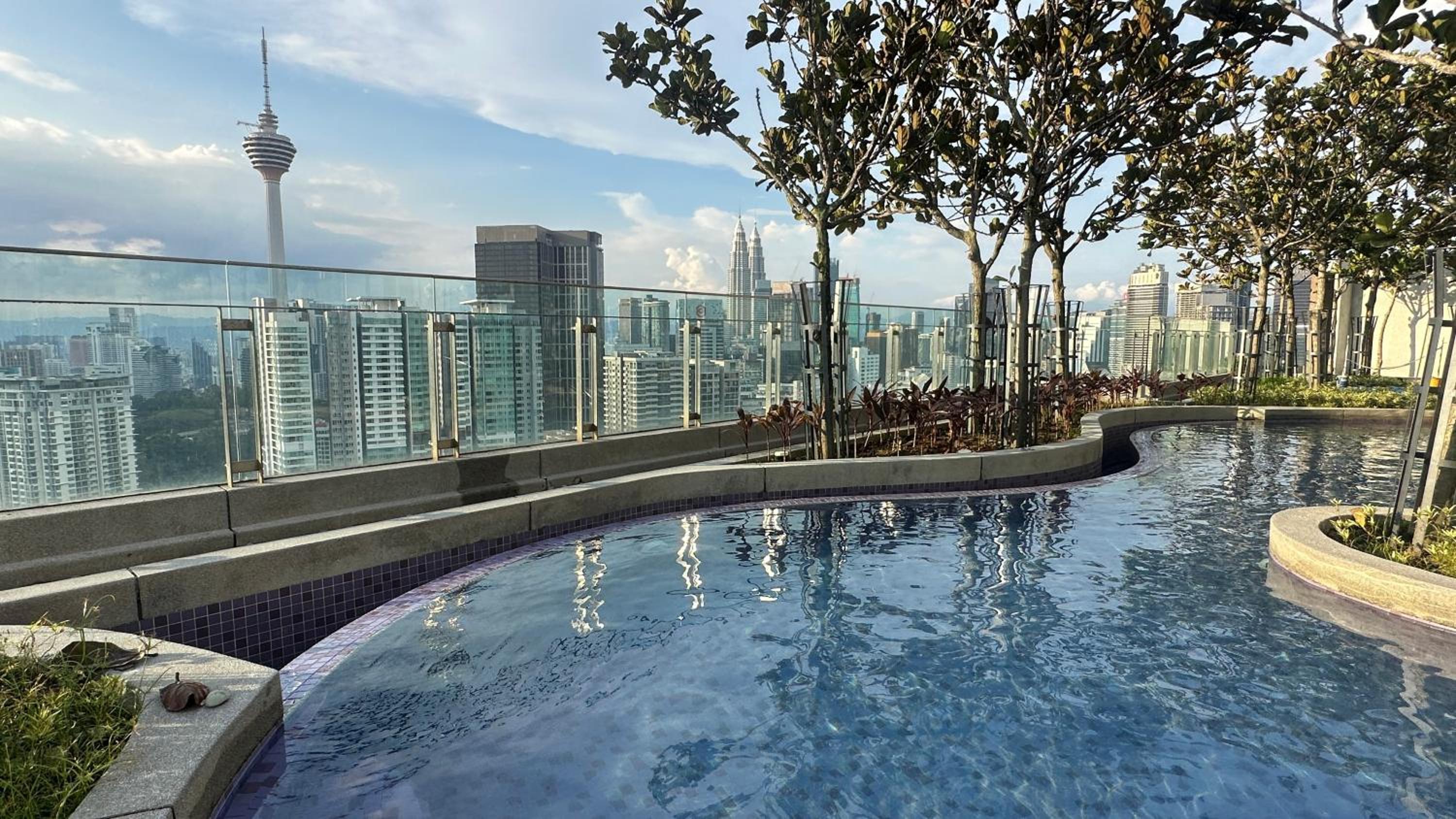 Skyline view in Bukit Bintang The Robertson 42f