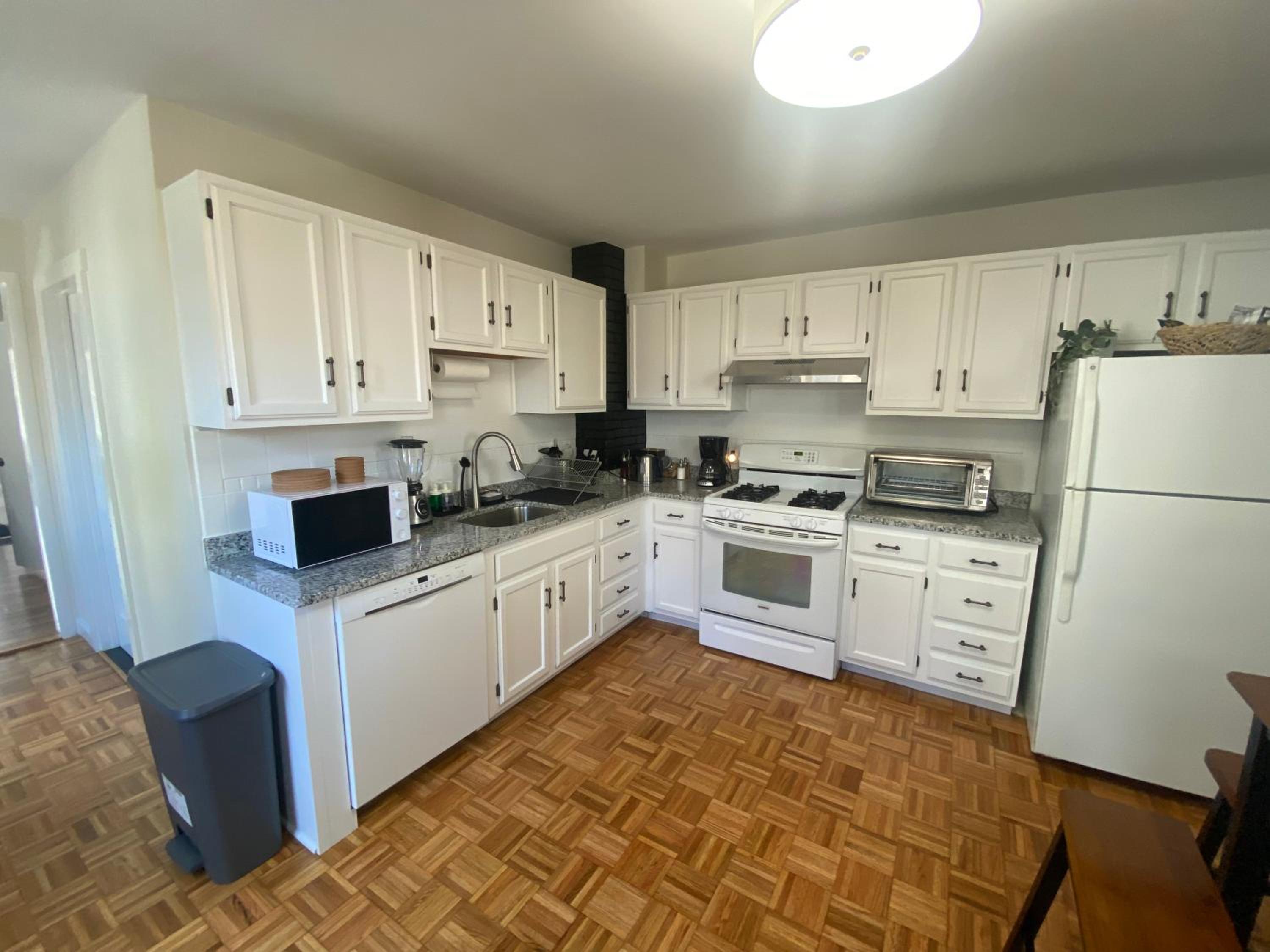 Boston 2bd- Walk to Harvard, MIT, subway Parking - Property Image 9