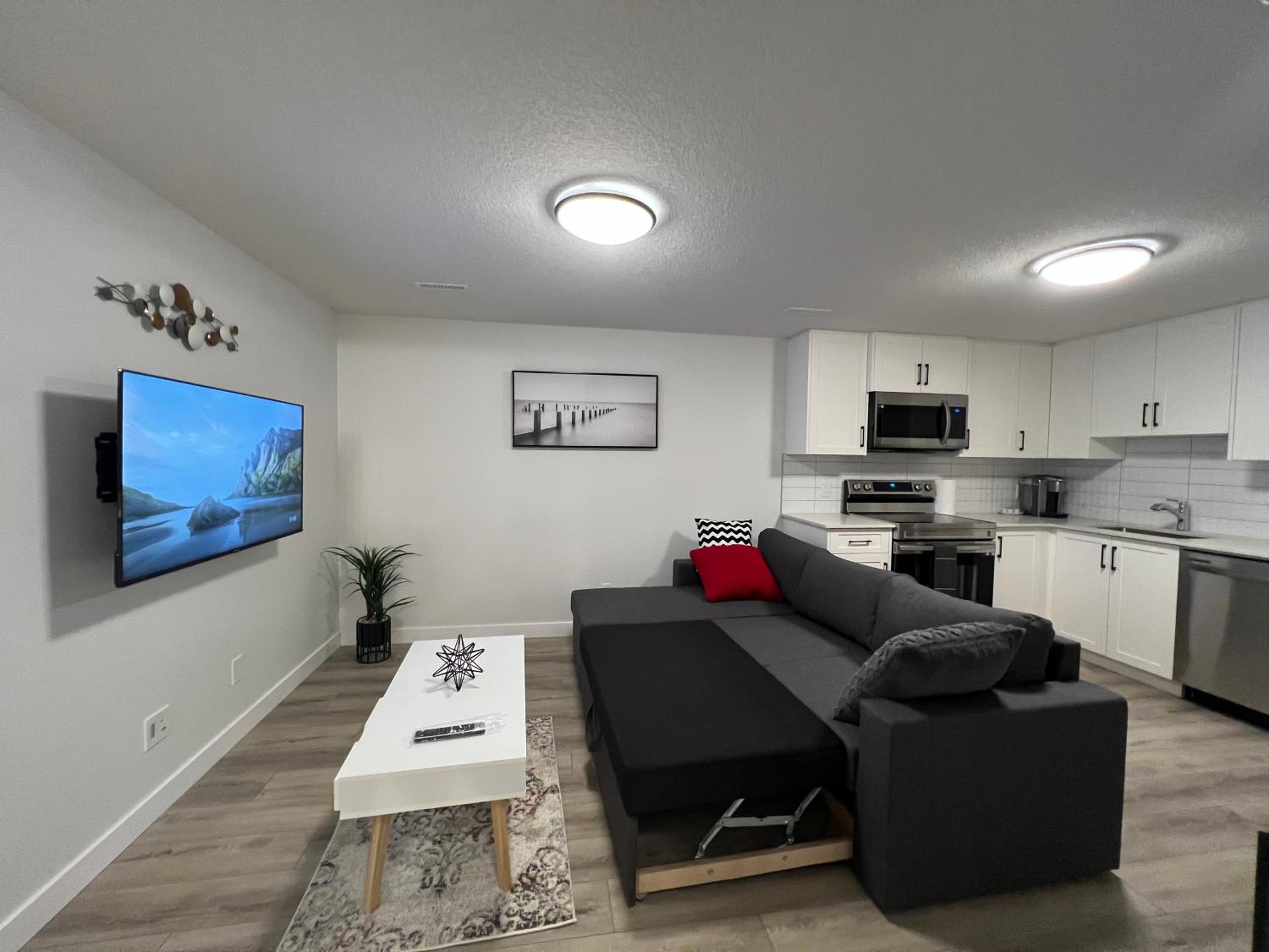 Cozy New Suite in NW Calgary