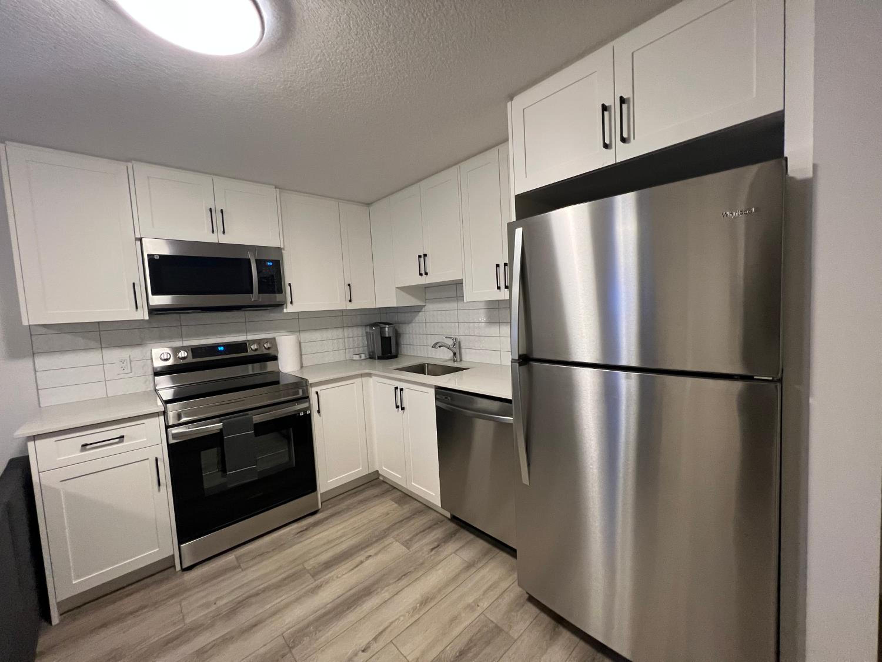 Cozy New Suite in NW Calgary