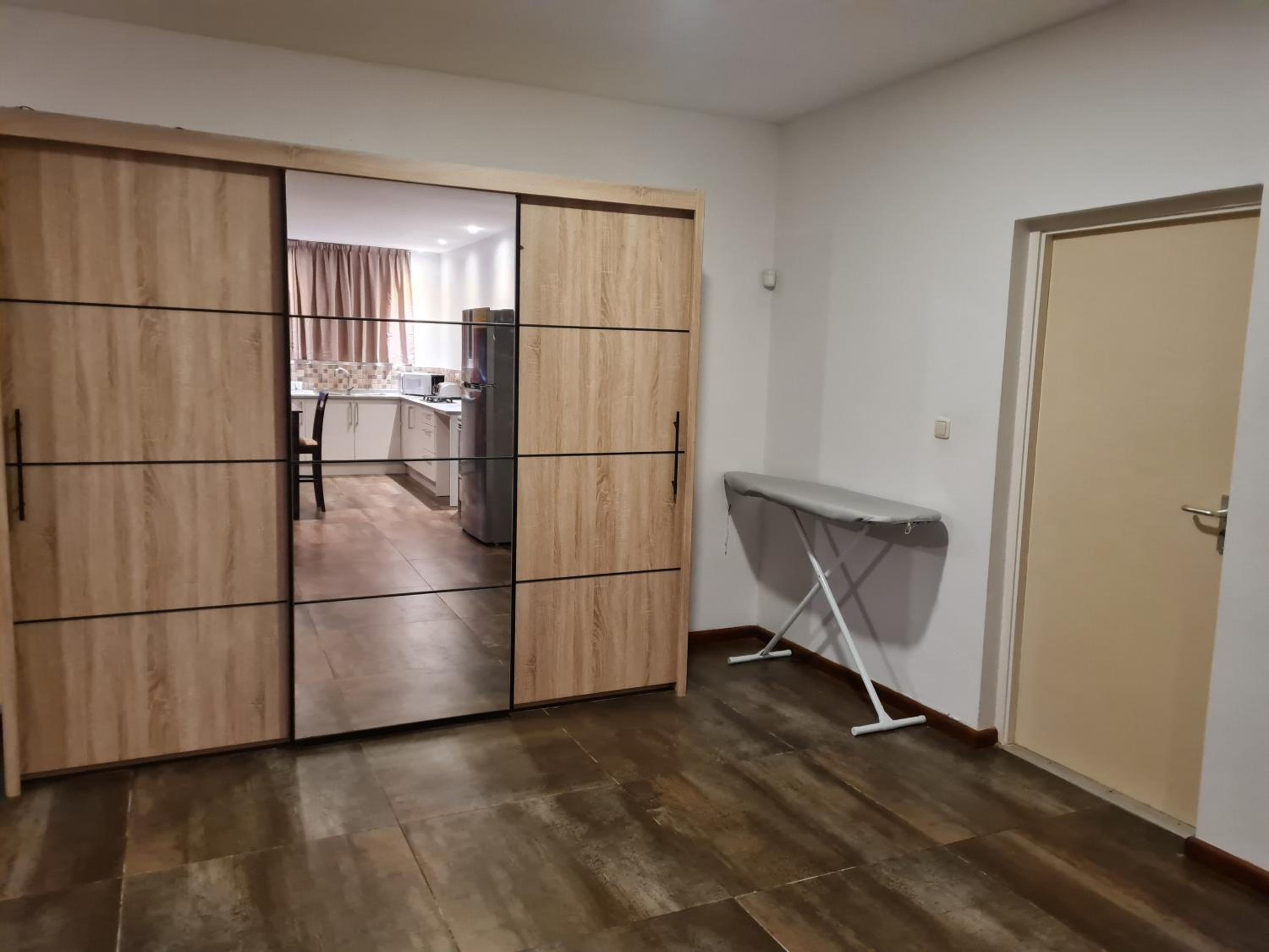 THE NICHE APARTMENTS