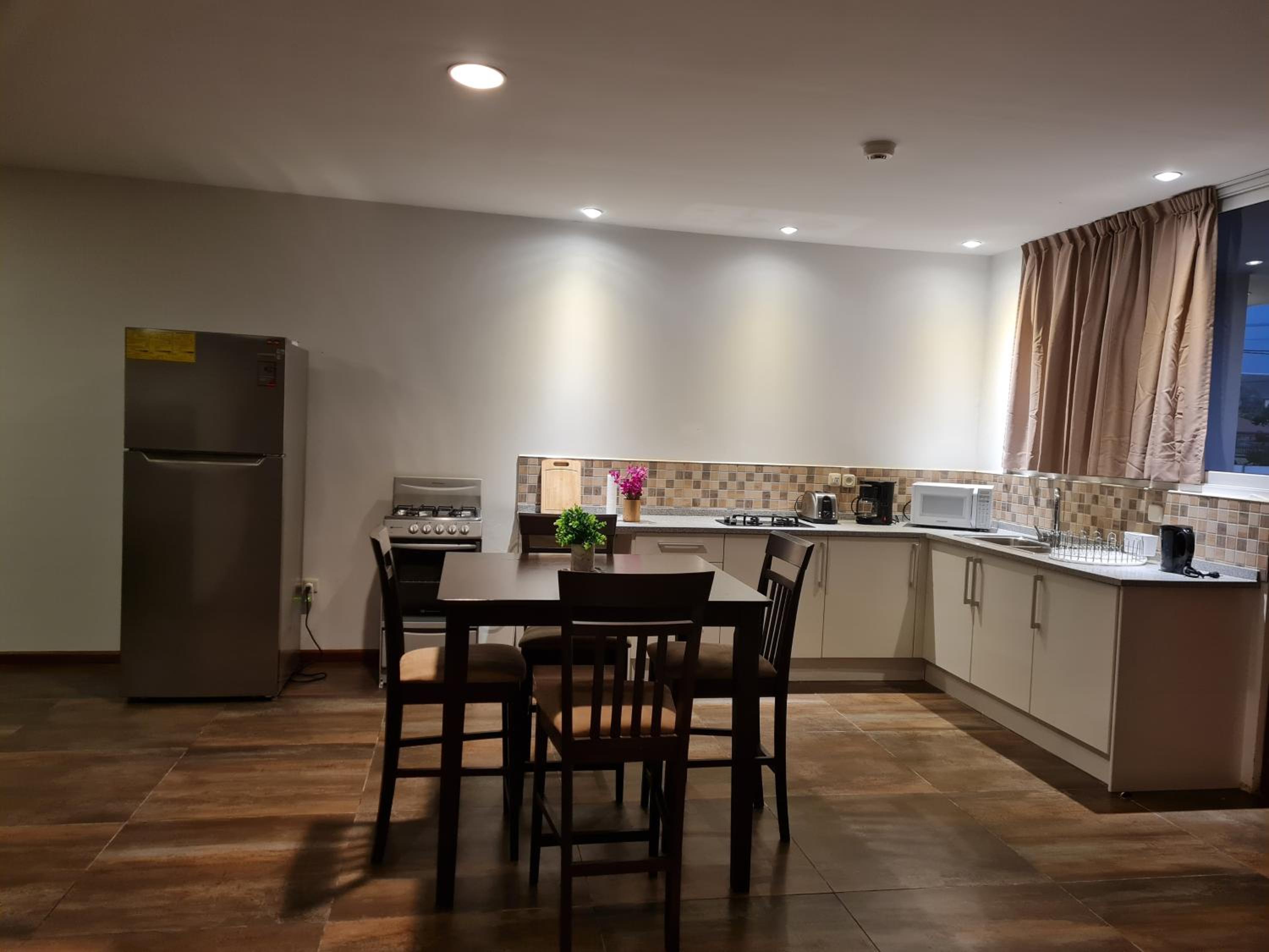 THE NICHE APARTMENTS