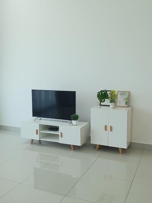 Southbay Seaview Condo A11 #Queensbay #SPICE photo 6