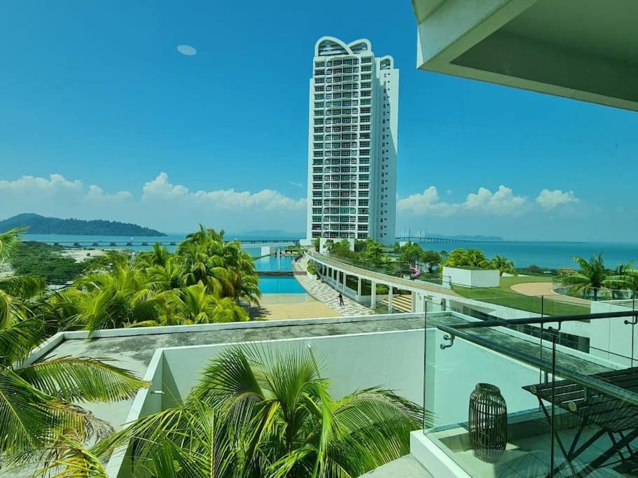 Southbay Seaview Condo A11 #Queensbay #SPICE photo 3