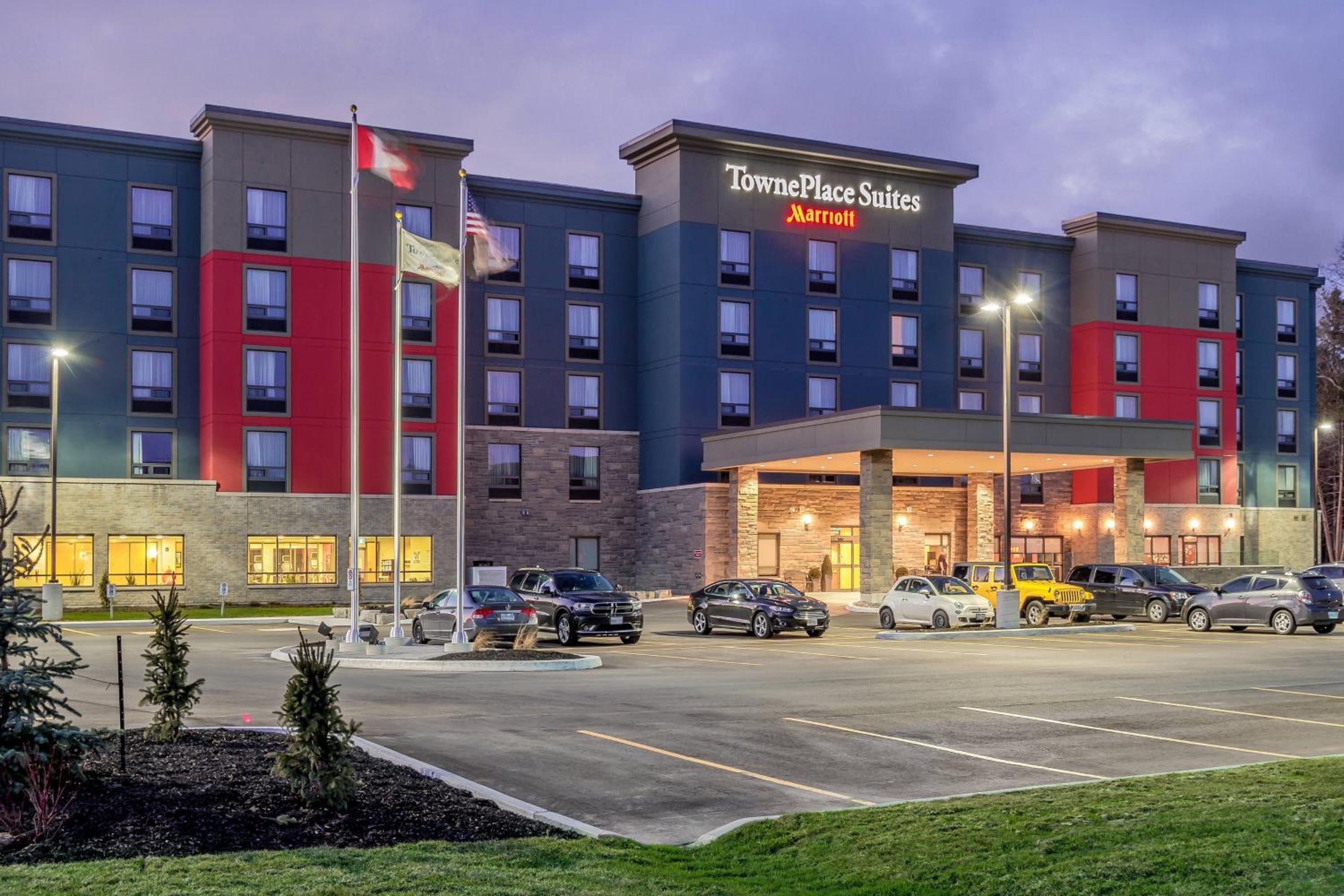Belleville Vacations - TownePlace Suites by Marriott Belleville - Property Image 27