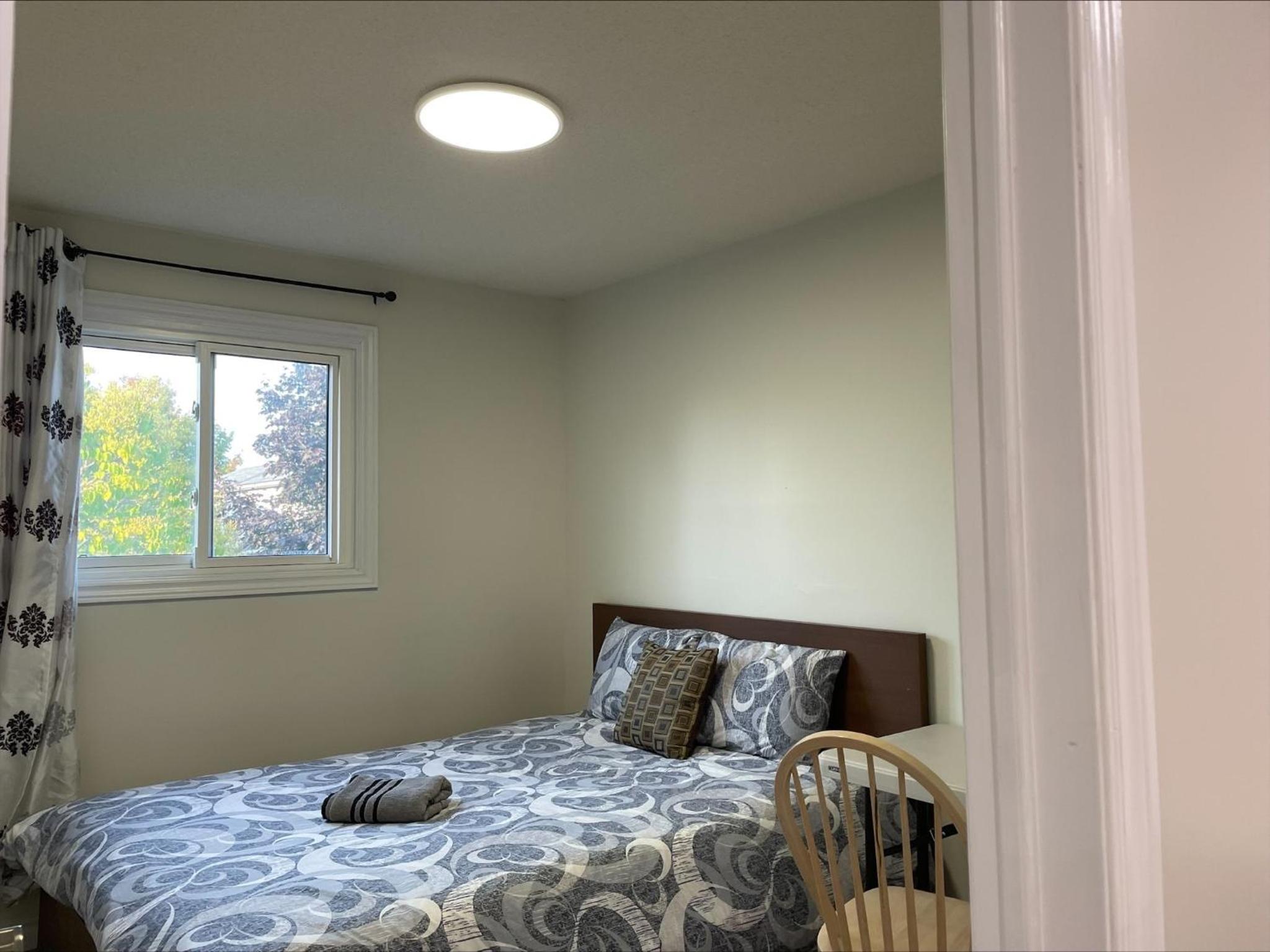 BHF Near College & Hosp Self-Service Check-in So Fast Net Free Parking In Barrie