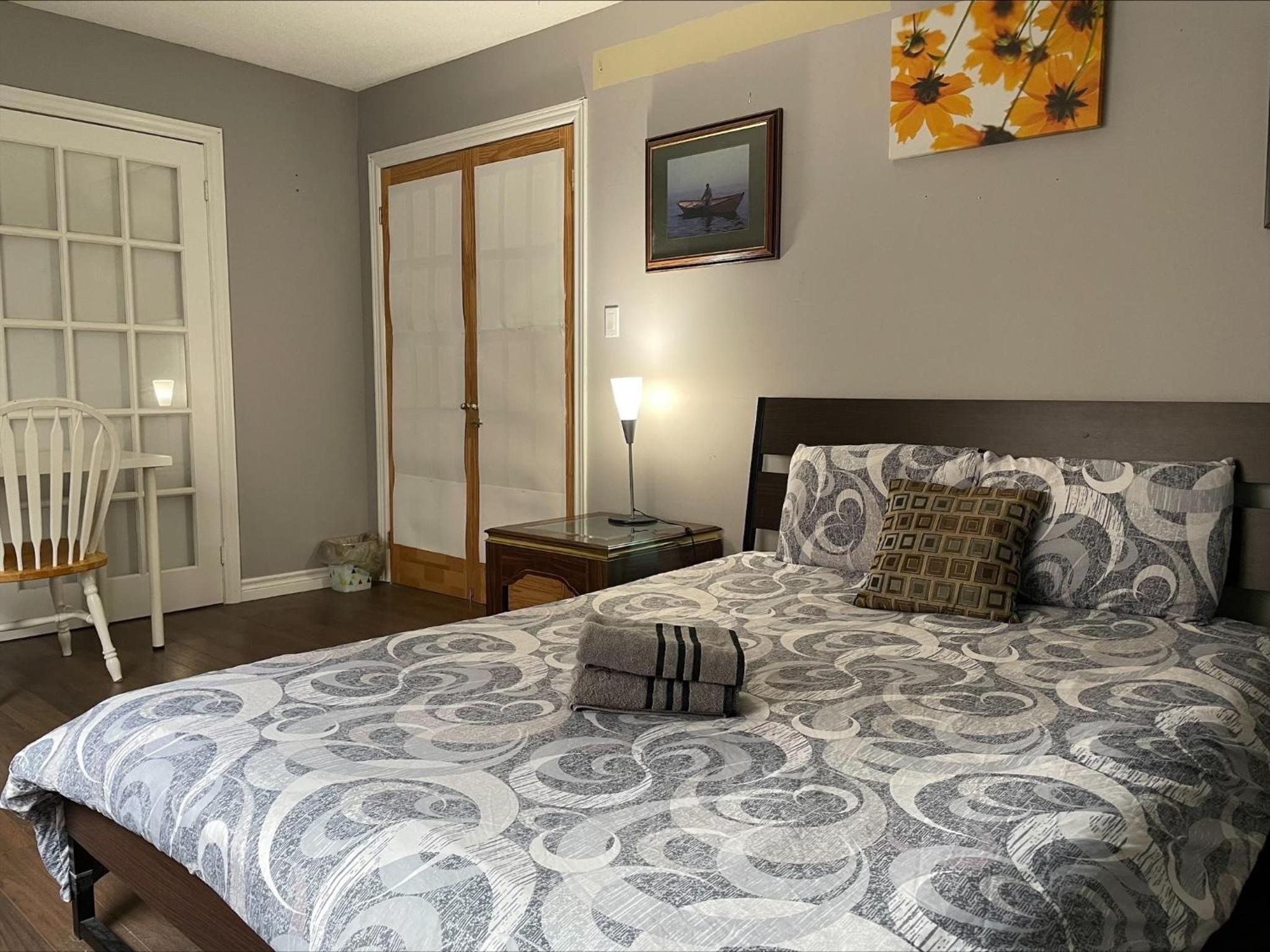 BHF Near College & Hosp Self-Service Check-in So Fast Net Free Parking In Barrie
