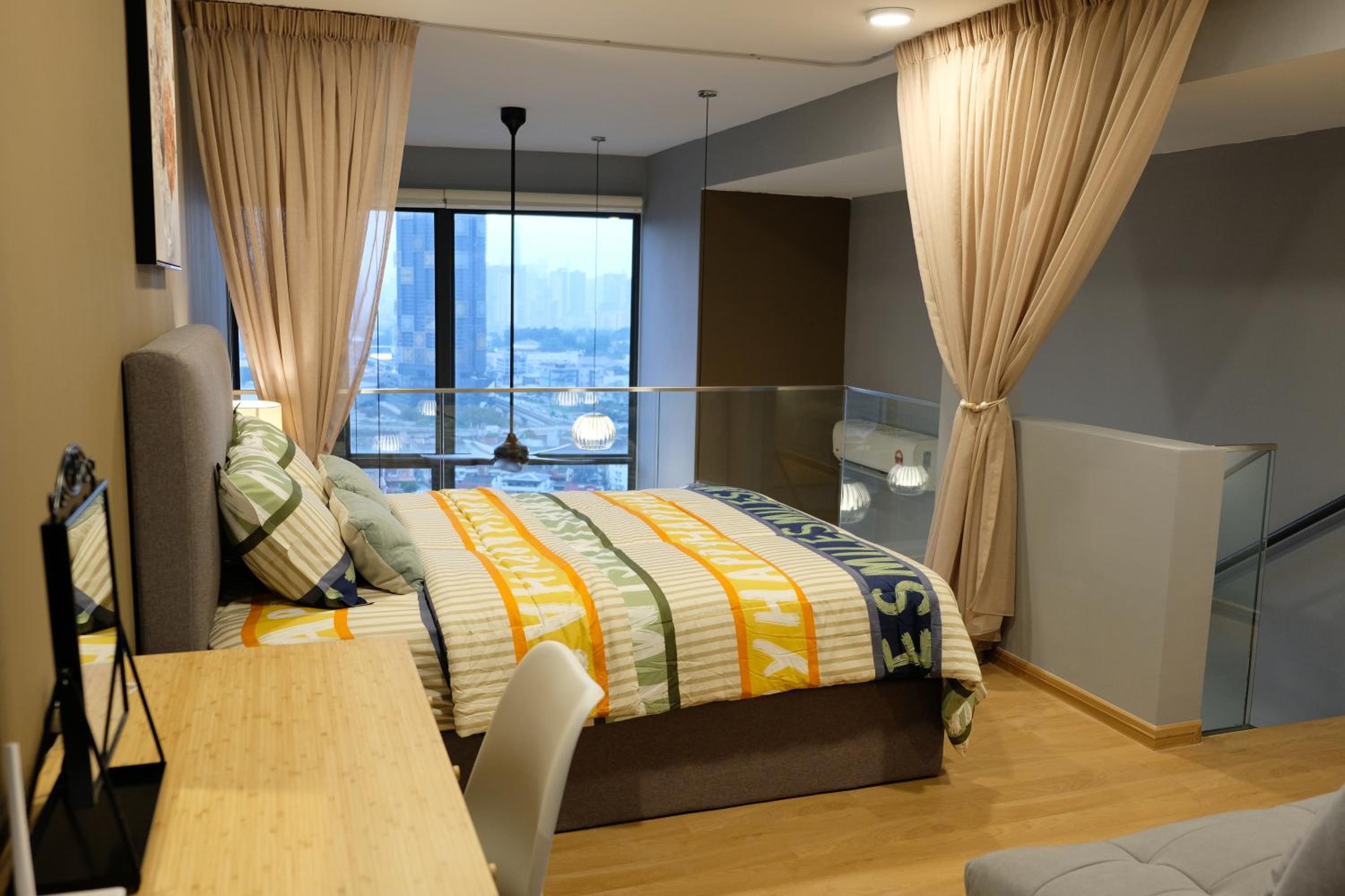 92 Homestay EkoCheras Duplex Suite